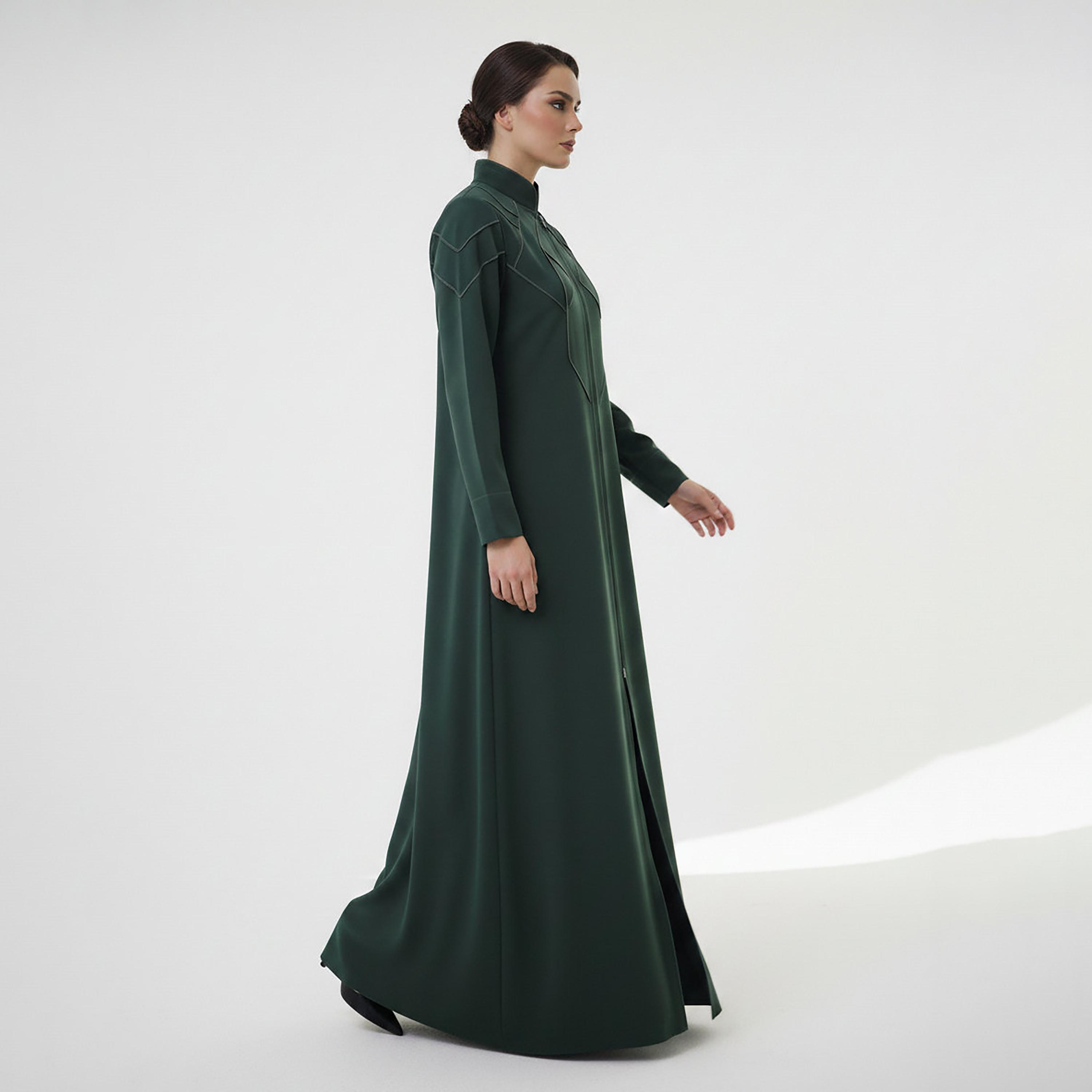عباءة "كوبرا كريب" بياقة ماندارين وتطريز غرز متباينة للنساء من إم سكوير فاشن-women-arabicclothing-abayas-image-4