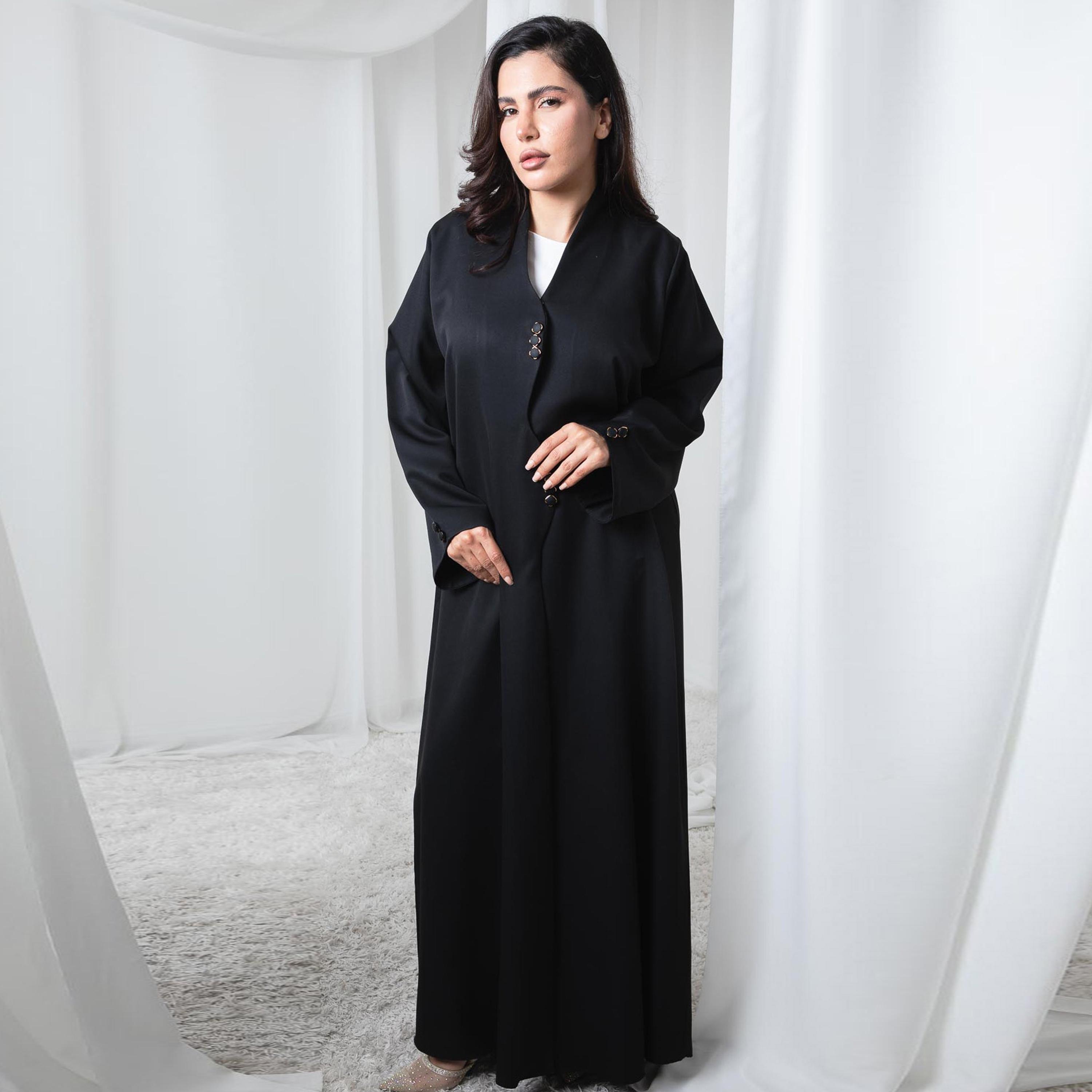 عباية نسائية مفتوحة من الأمام أنيقة من الكريب بتفاصيل أزرار باللون الأسود من إم سكوير فاشون-women-arabicclothing-abayas-image-1