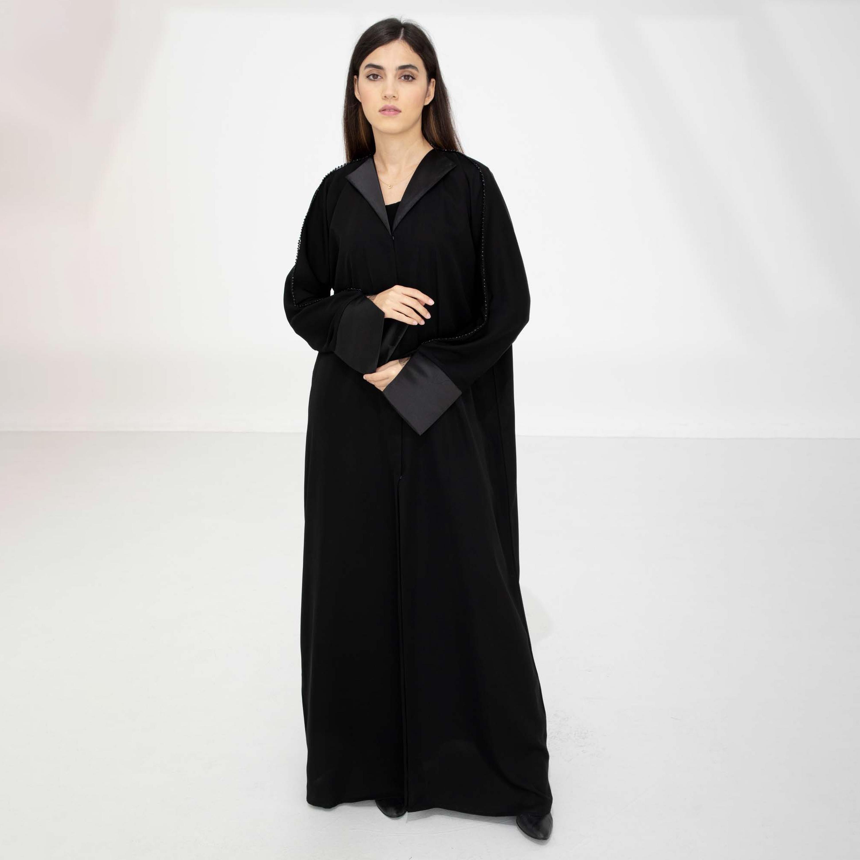 عباية نسائية من الكريب باربي مع حجاب وياقة مطوية وأكمام مفتوحة باللون الأسود من إم سكوير فاشون-women-arabicclothing-abayas-image-1