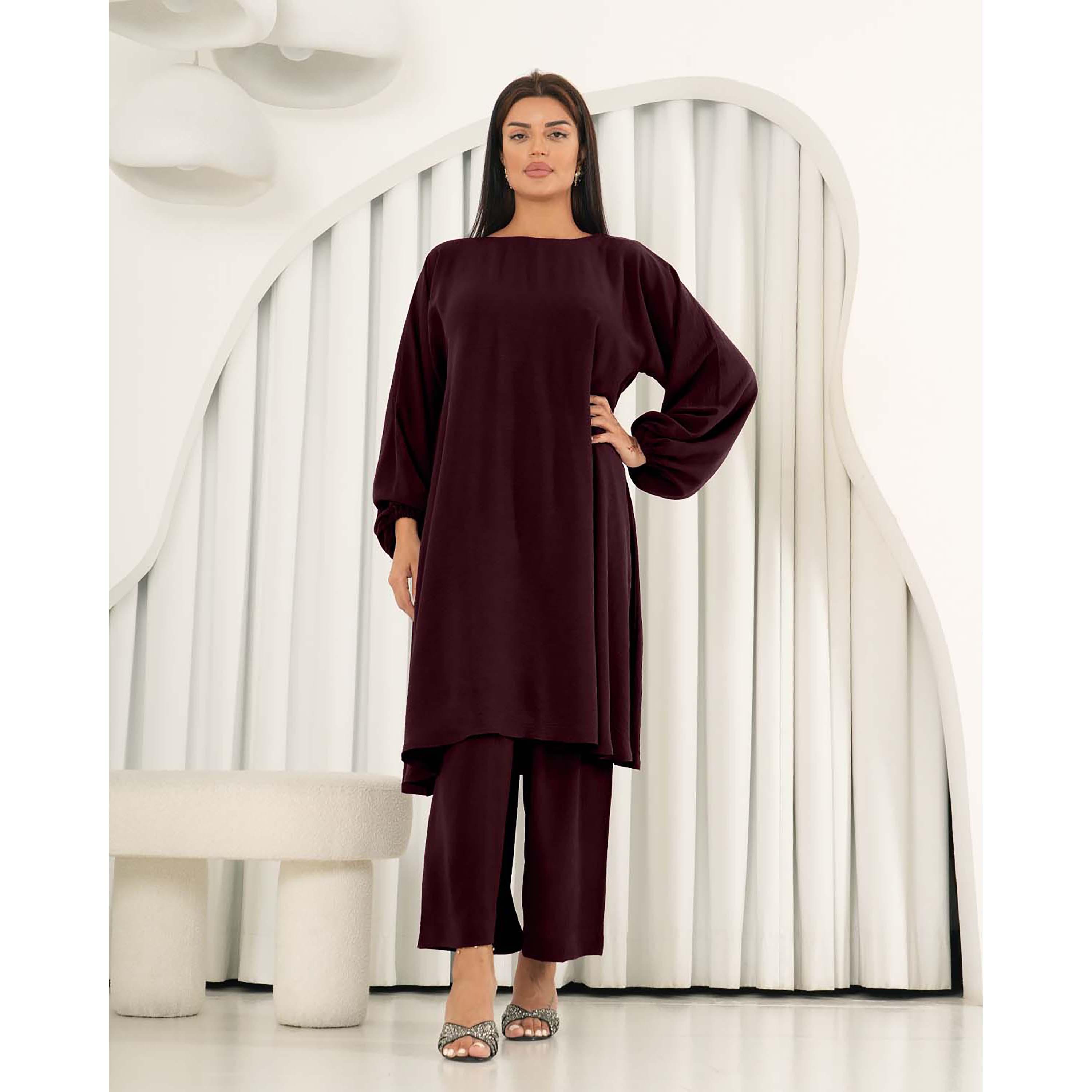 طقم نسائي من قطعتين من الكريب نيدا بأكمام منفوخة ورقبة قارب من نخبة-women-arabicclothing-abayainner-image-1