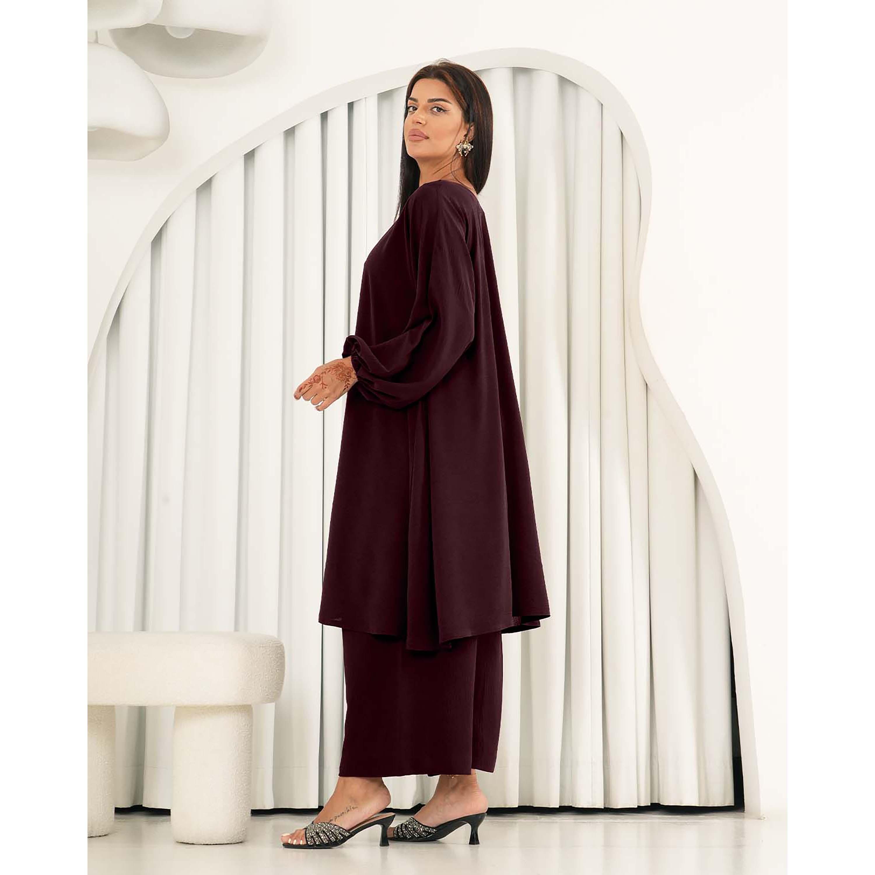 طقم نسائي من قطعتين من الكريب نيدا بأكمام منفوخة ورقبة قارب من نخبة-women-arabicclothing-abayainner-image-3
