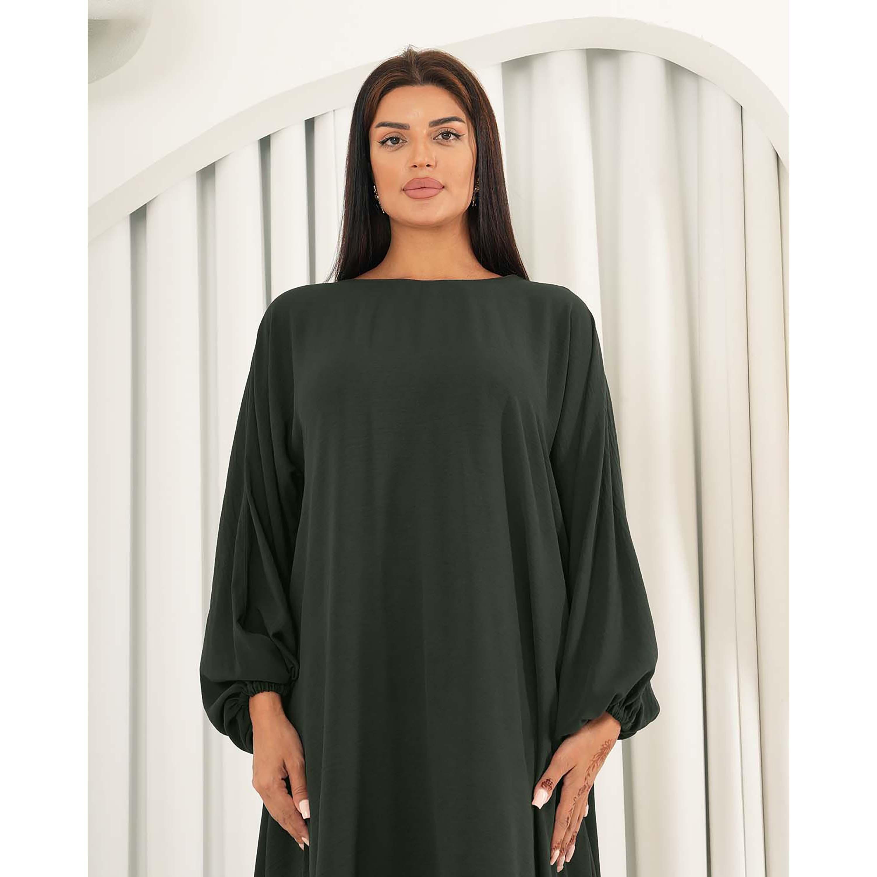 طقم نسائي من قطعتين من الكريب نيدا بأكمام منفوخة ورقبة قارب من نخبة-women-arabicclothing-abayainner-image-2