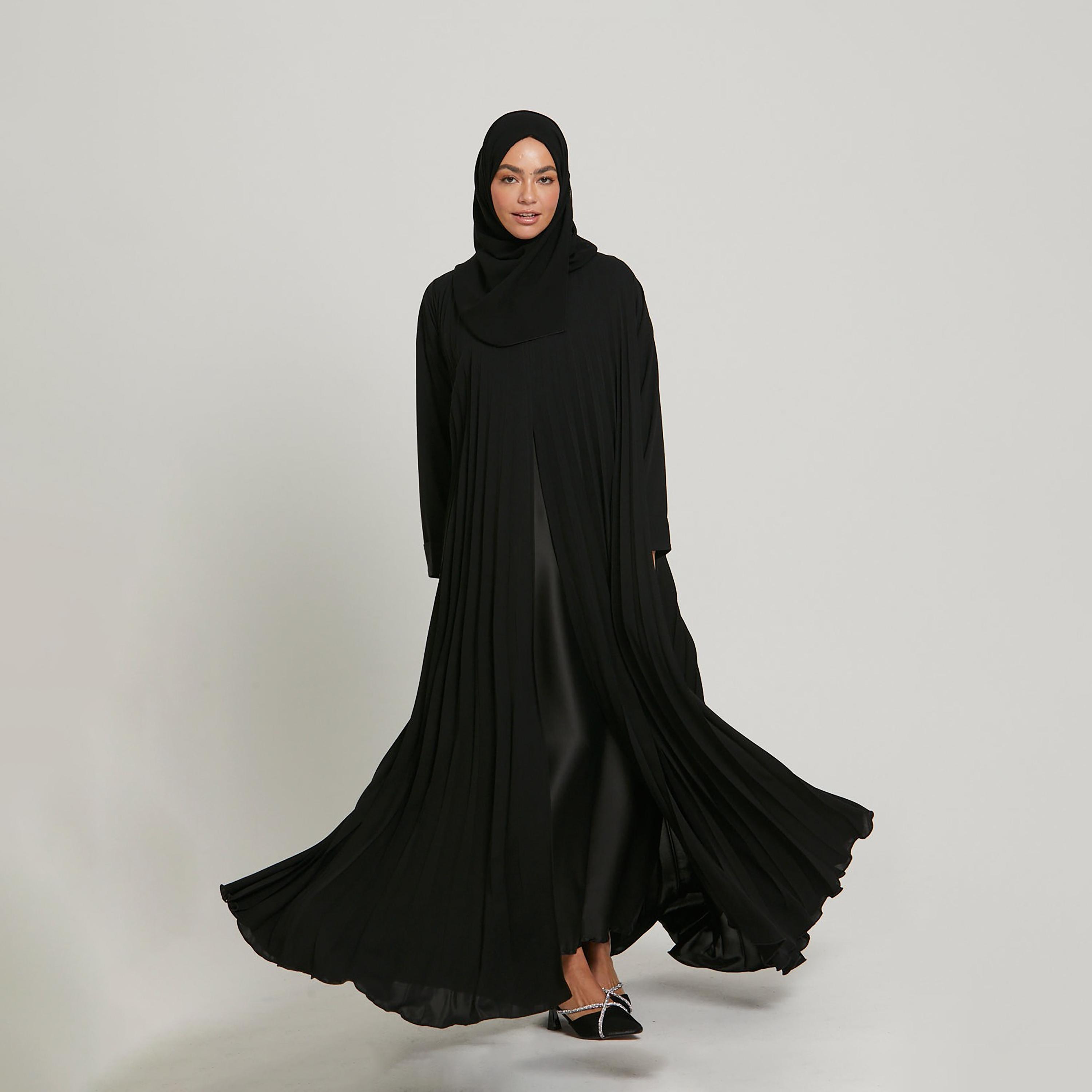 عباية نسائية مطوية بأكمام كفة مع حجاب من نخبه باللون الاسود-women-arabicclothing-abayas-image-1