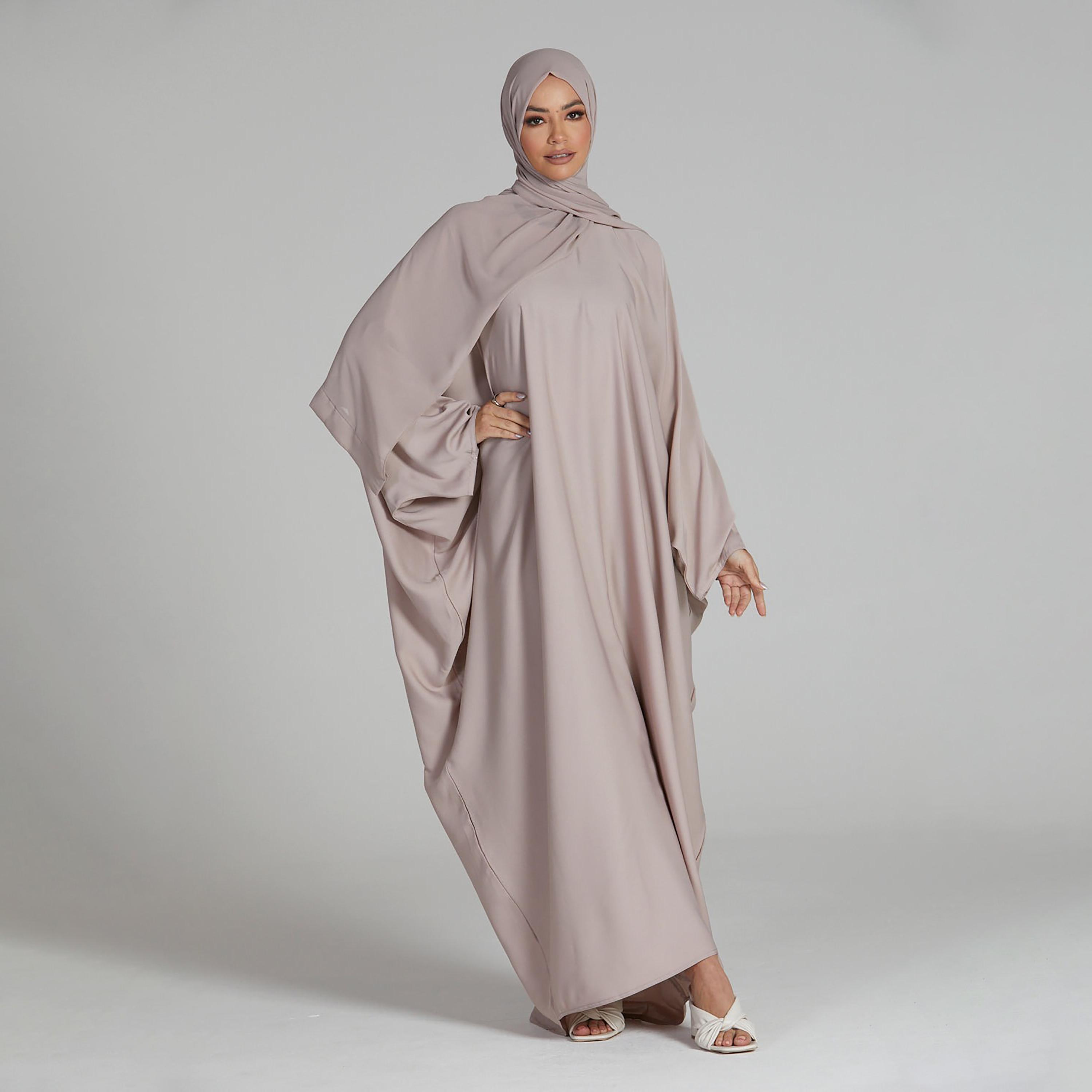 عباية نسائية ذات ساتان بأكمام خفاش مع حجاب من نخبه باللون البيج-women-arabicclothing-prayerclothing-image-2