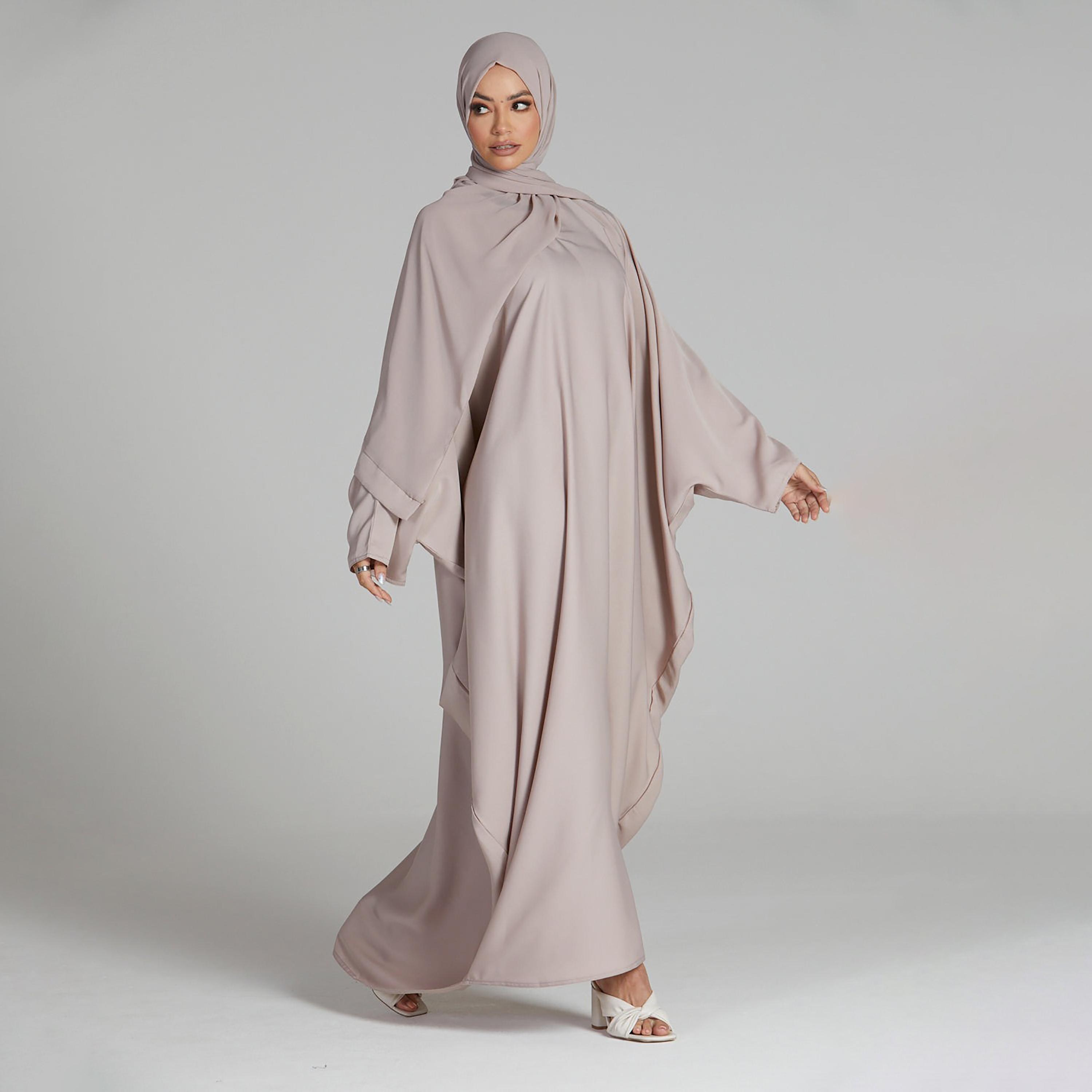 عباية نسائية ذات ساتان بأكمام خفاش مع حجاب من نخبه باللون البيج-women-arabicclothing-prayerclothing-image-3