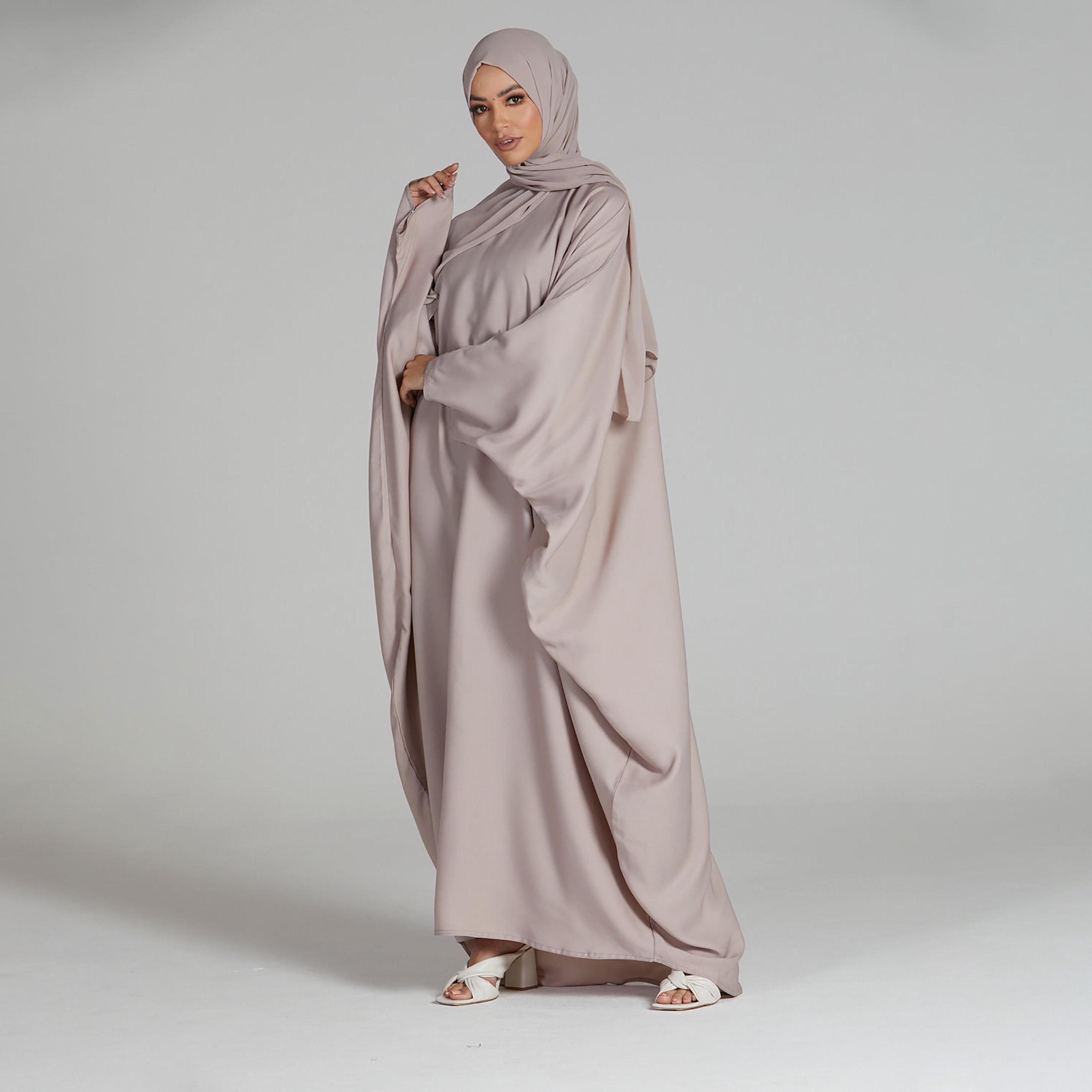 عباية نسائية ذات ساتان بأكمام خفاش مع حجاب من نخبه باللون البيج-women-arabicclothing-prayerclothing-image-4
