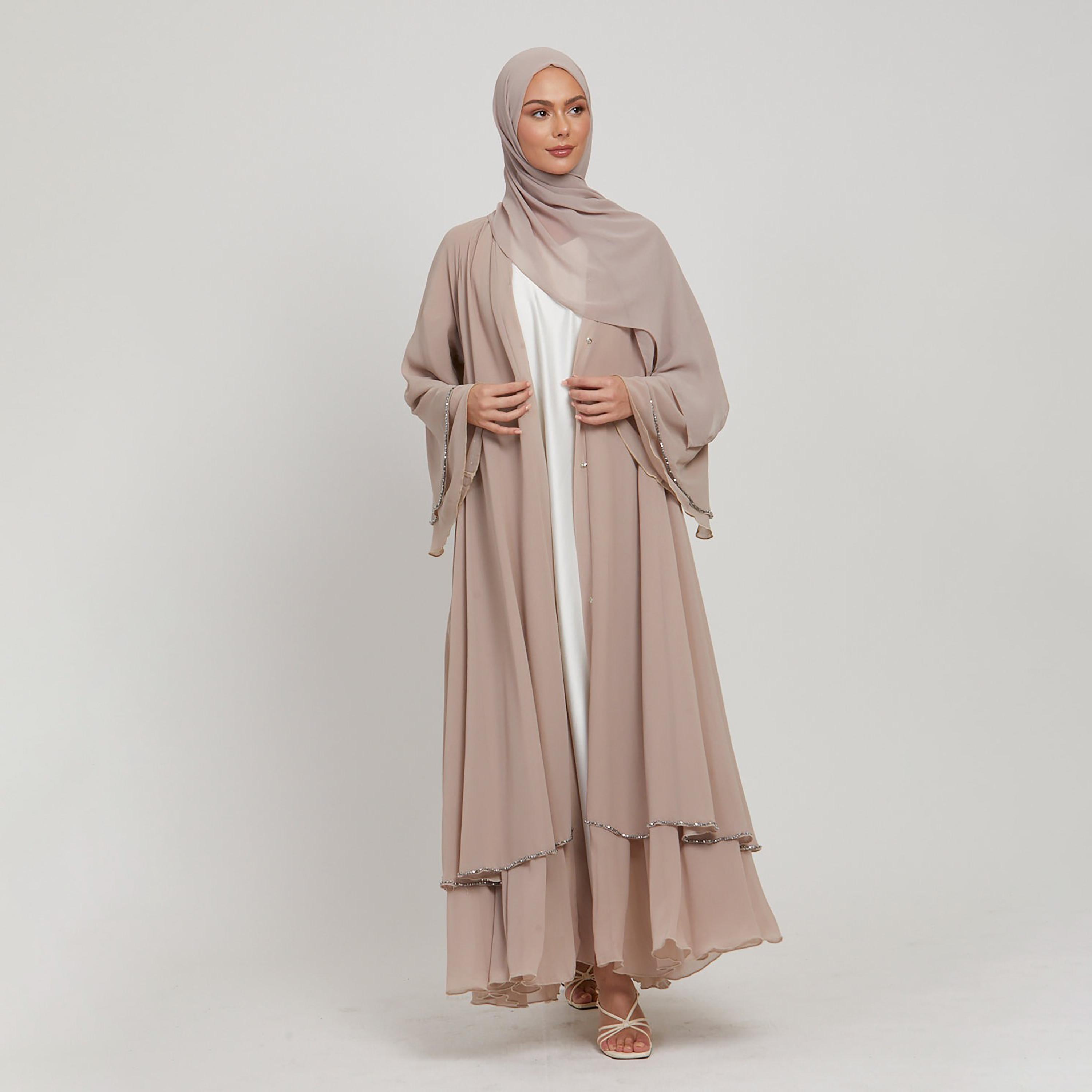 عباية نسائية بأكمام واسعة ذات طبقات بلون بيج مع حجاب من نخبه-women-arabicclothing-abayas-image-2