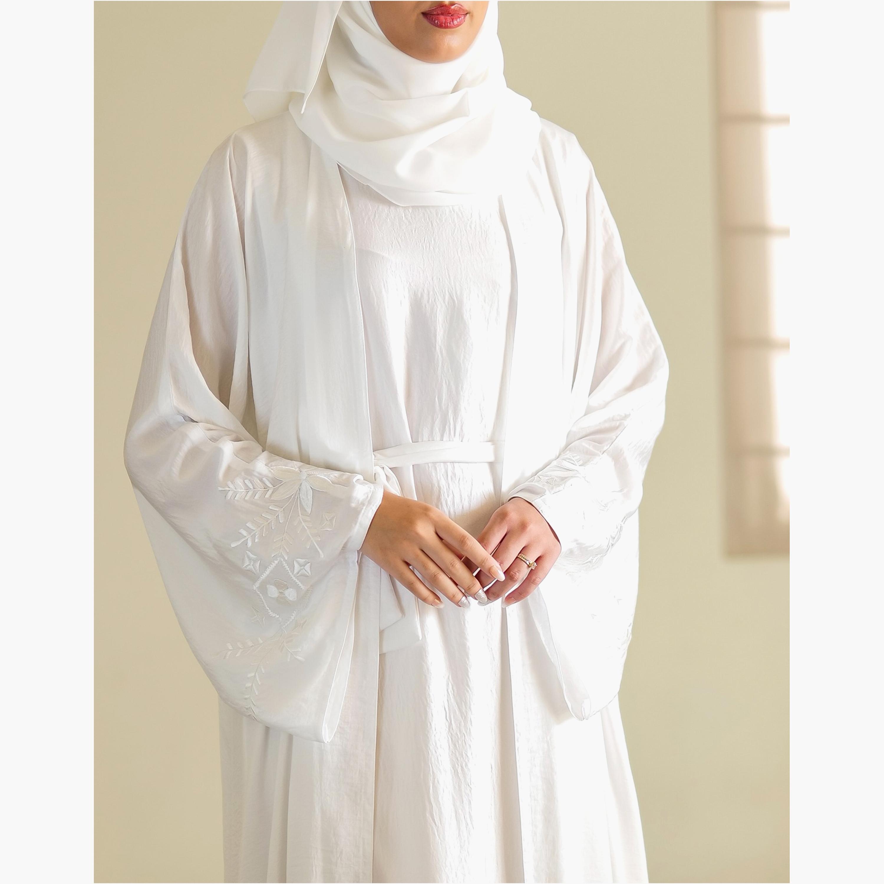 Nukhbaa Embroidered Detailed Abaya with Hijab-women-arabicclothing-abayas-image-3