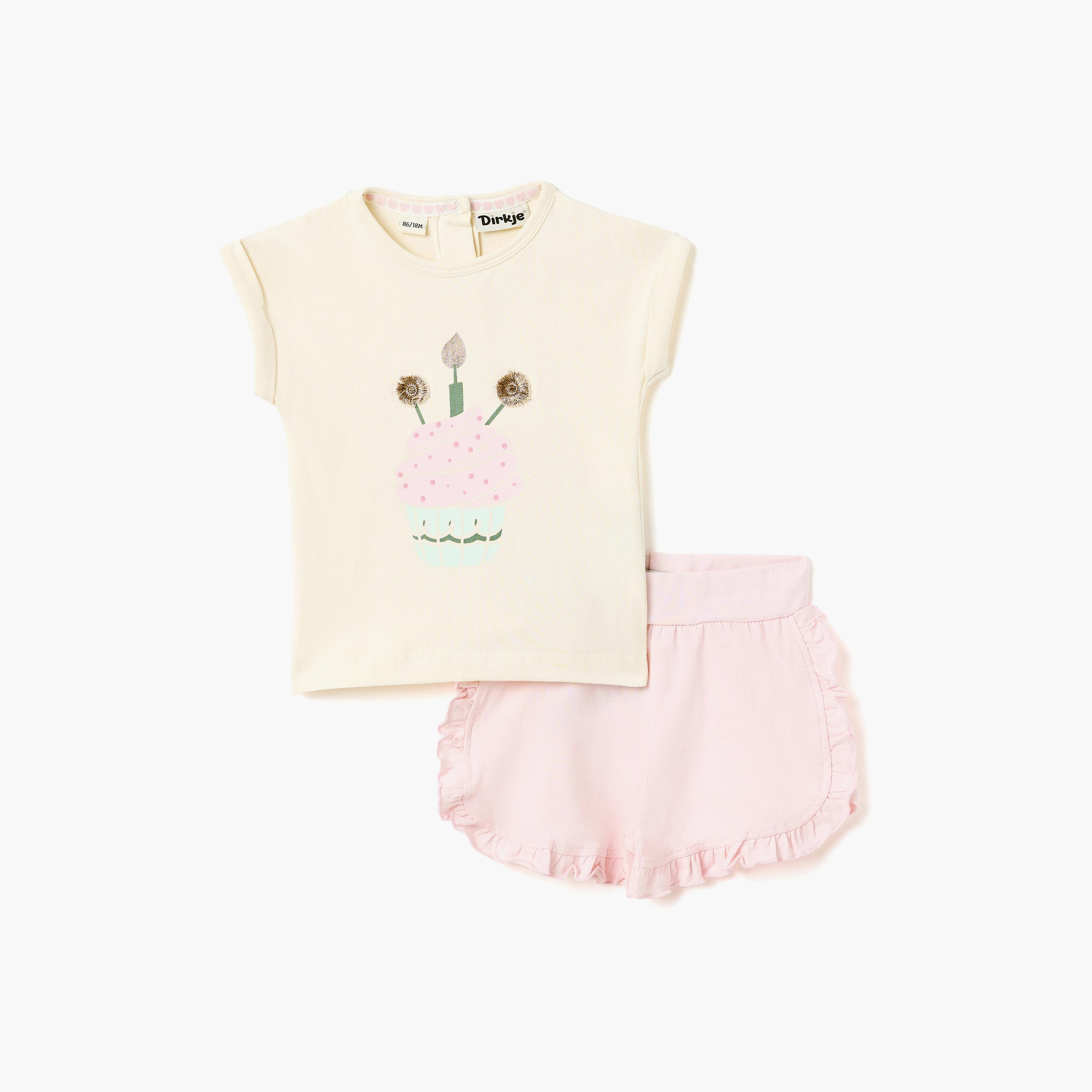 طقم بلوزة بكشكشة وشورت من قماش الوافل بنقشة "Sunny Meadow" من ديركجي-baby-girls-clothing-setsandcoords-image-1