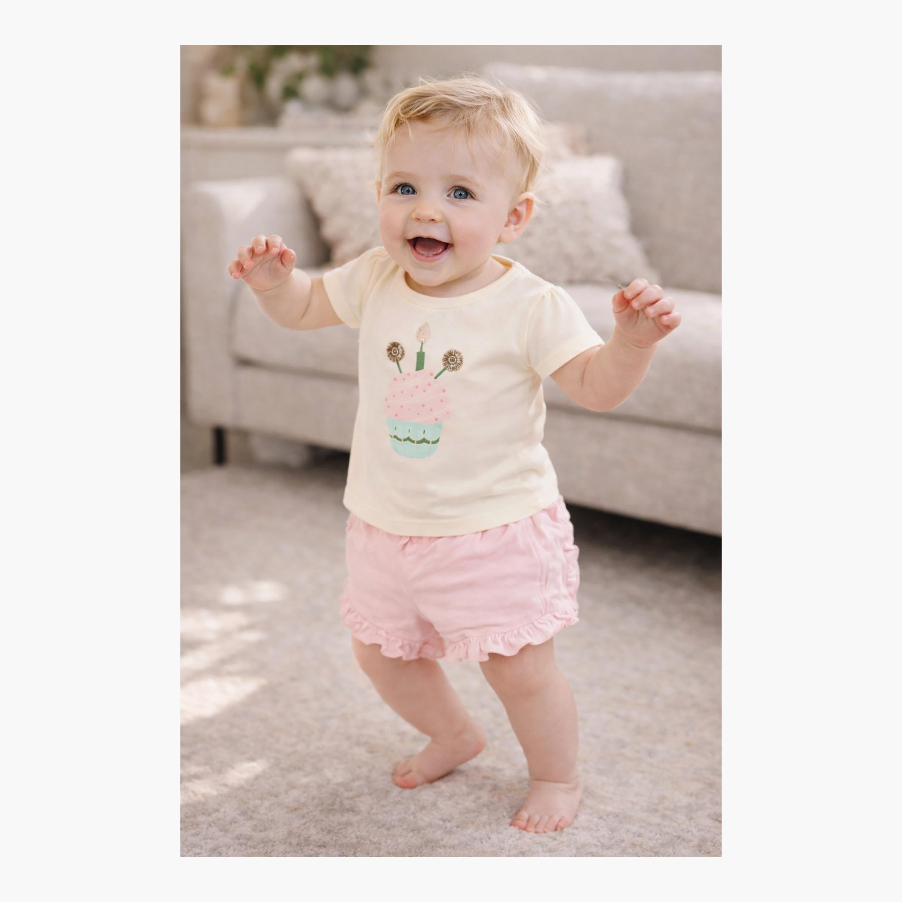 طقم بلوزة بكشكشة وشورت من قماش الوافل بنقشة "Sunny Meadow" من ديركجي-baby-girls-clothing-setsandcoords-image-6