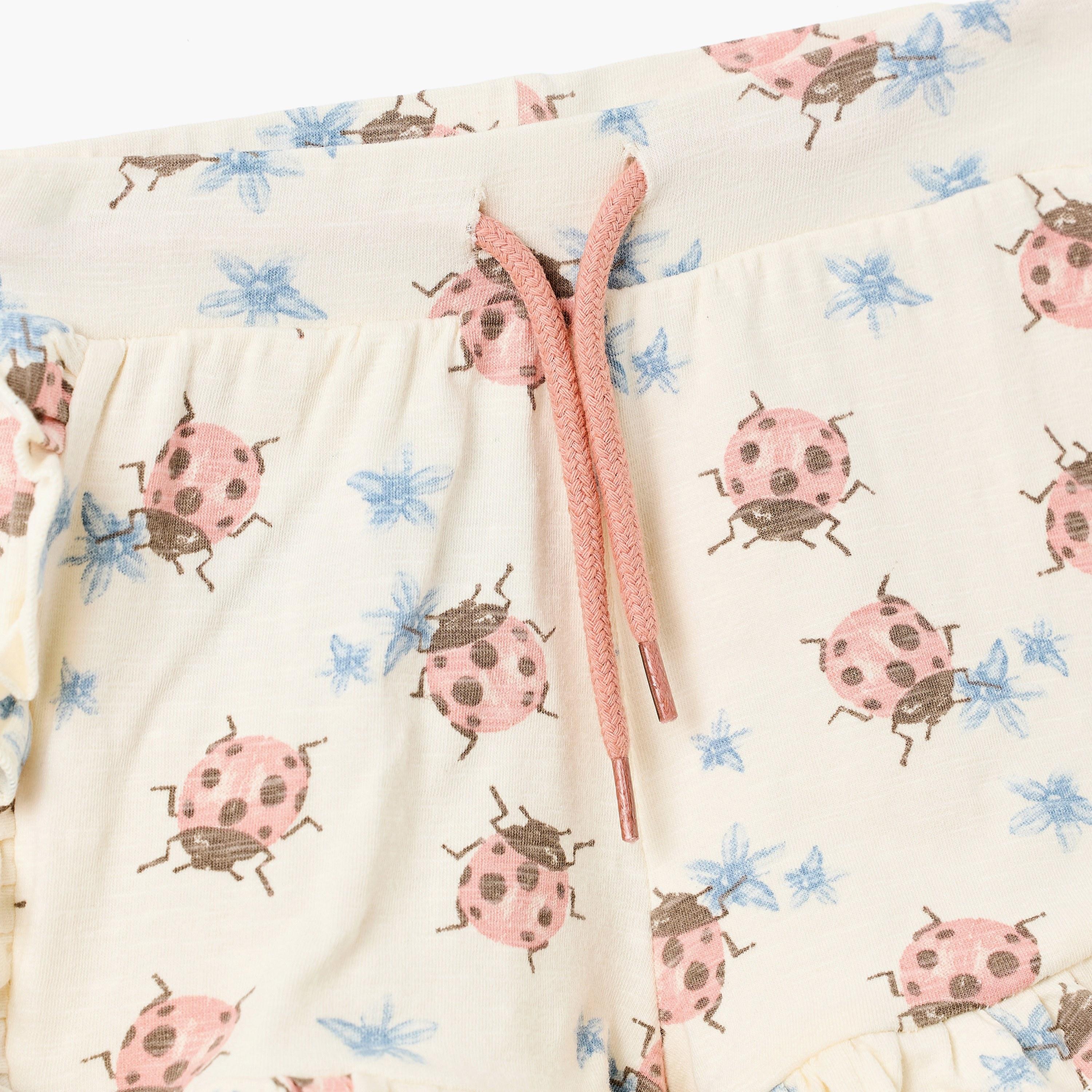 طقم بلوزة "Happy Mood" بتفاصيل كشكشة وطبعة دعسوقة مع شورت من ديركجي-girls-clothing-setsandcoords-image-1