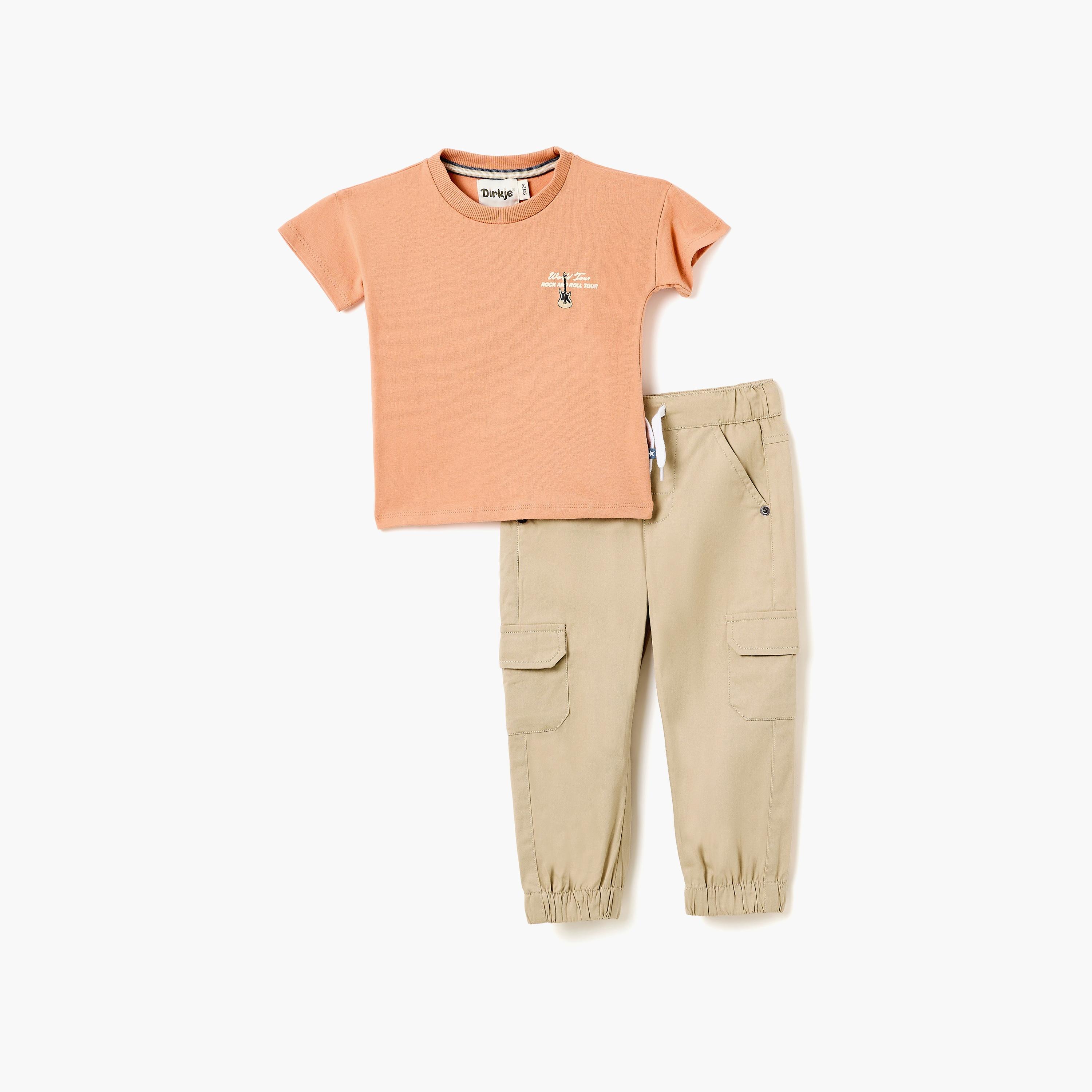 طقم تي شيرت بلون "تيراكوتا" وبنطلون رياضي رملي من ديركجي-boys-clothing-setsandcoords-image-3