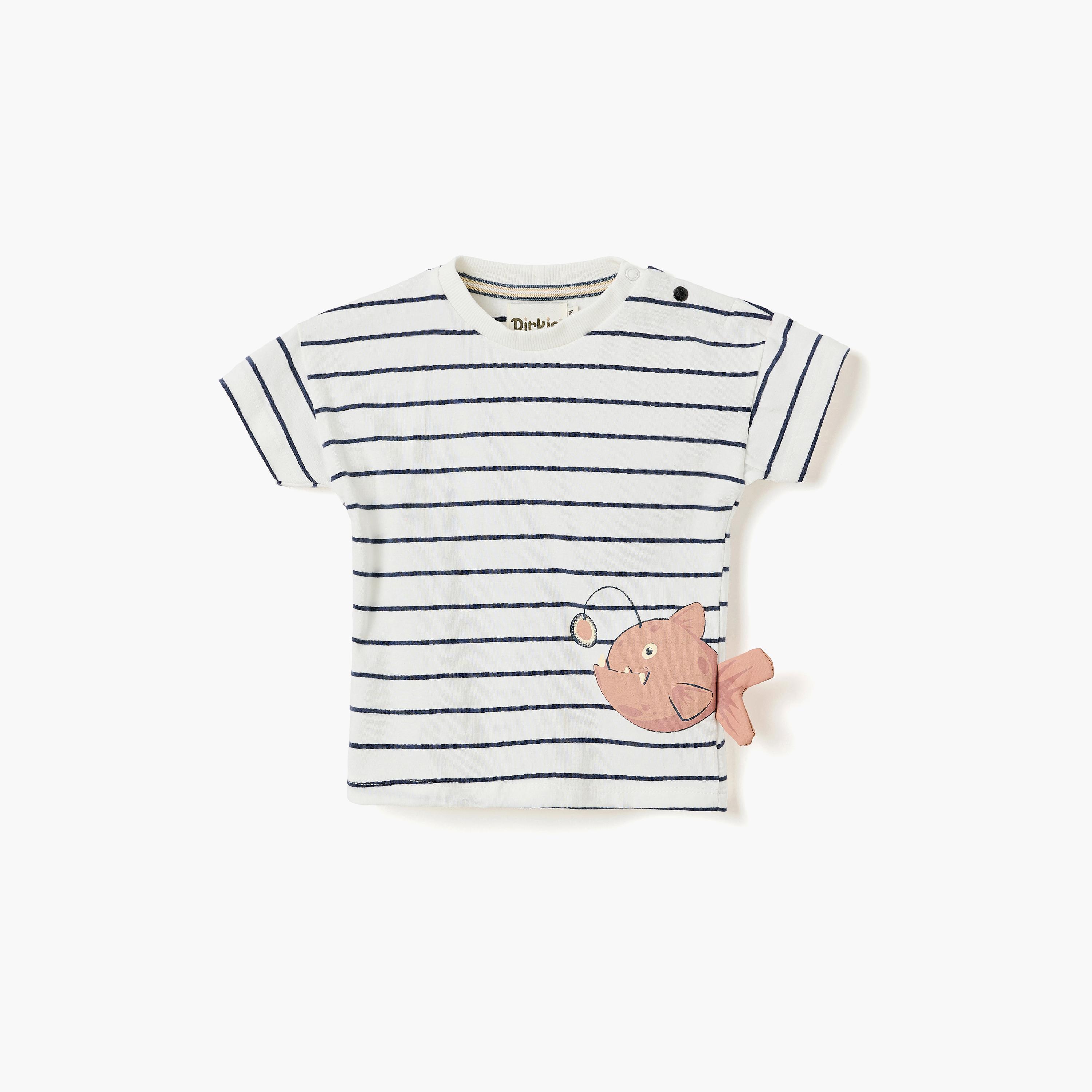 طقم تي شيرت "الصياد الصغير" بطبعة سمكة الصياد وشورت بجيوب من ديركجي-boys-clothing-setsandcoords-image-5