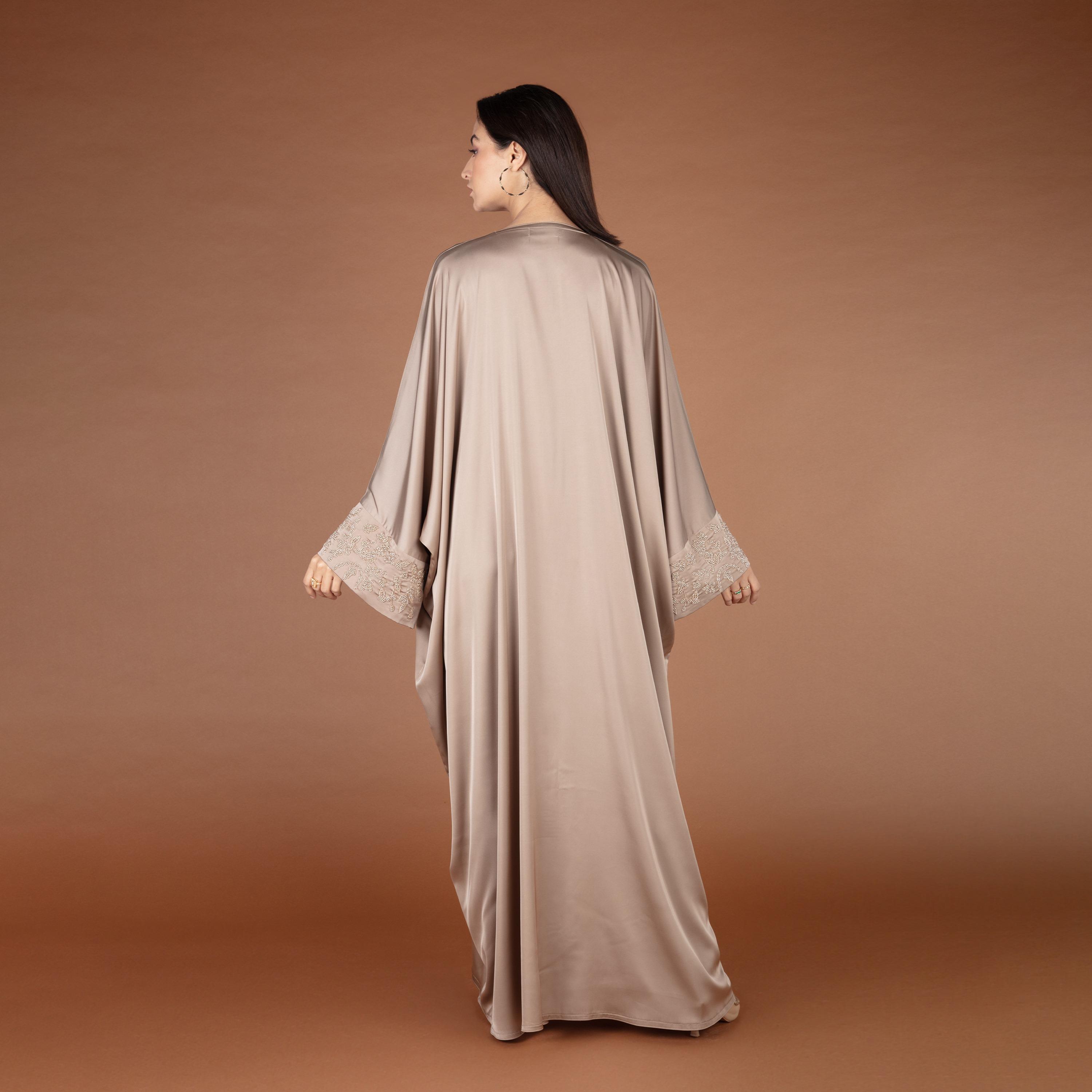 نخبه عباية سادة بأكمام مزينة بالخرز مع الحجاب-women-arabicclothing-abayas-image-4