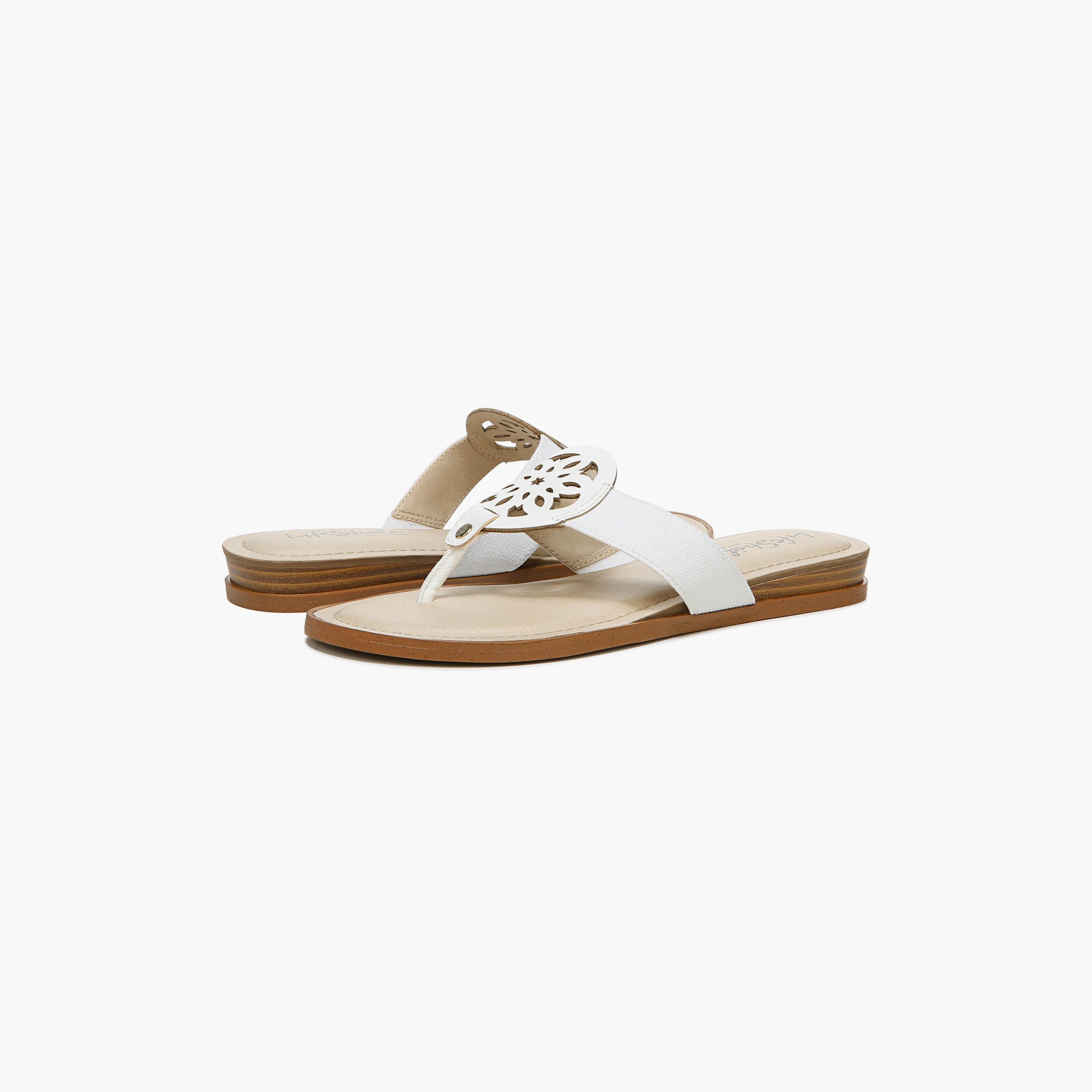 صندل نسائي من Naturalizer مع مقدمة مزخرفة NARAEGAN-women-shoes-sandals-flats-image-2