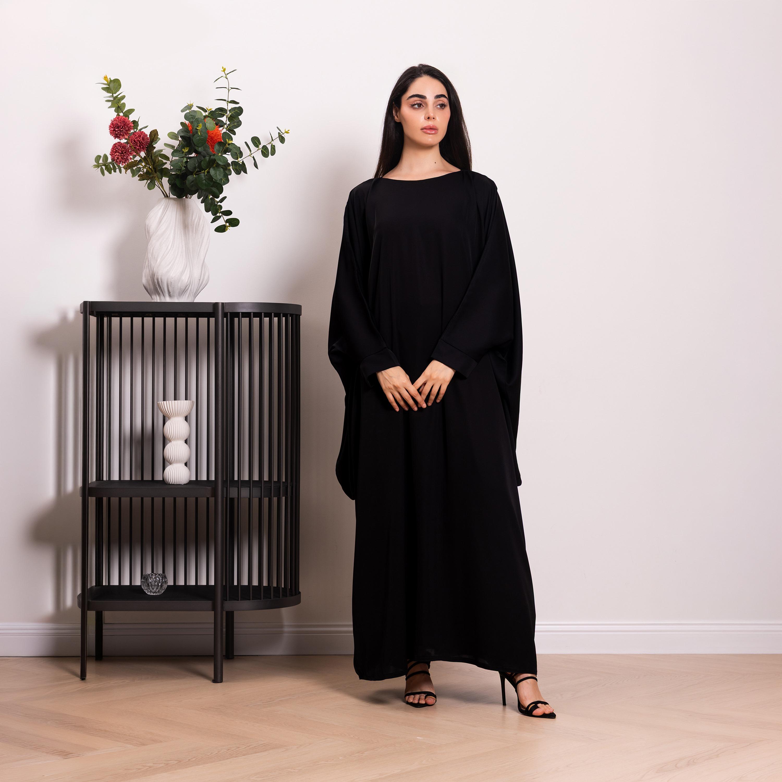 عباية نسائية سوداء، بأكمام فراشة وقصة بحرينية من نيكياس-women-arabicclothing-abayas-image-1