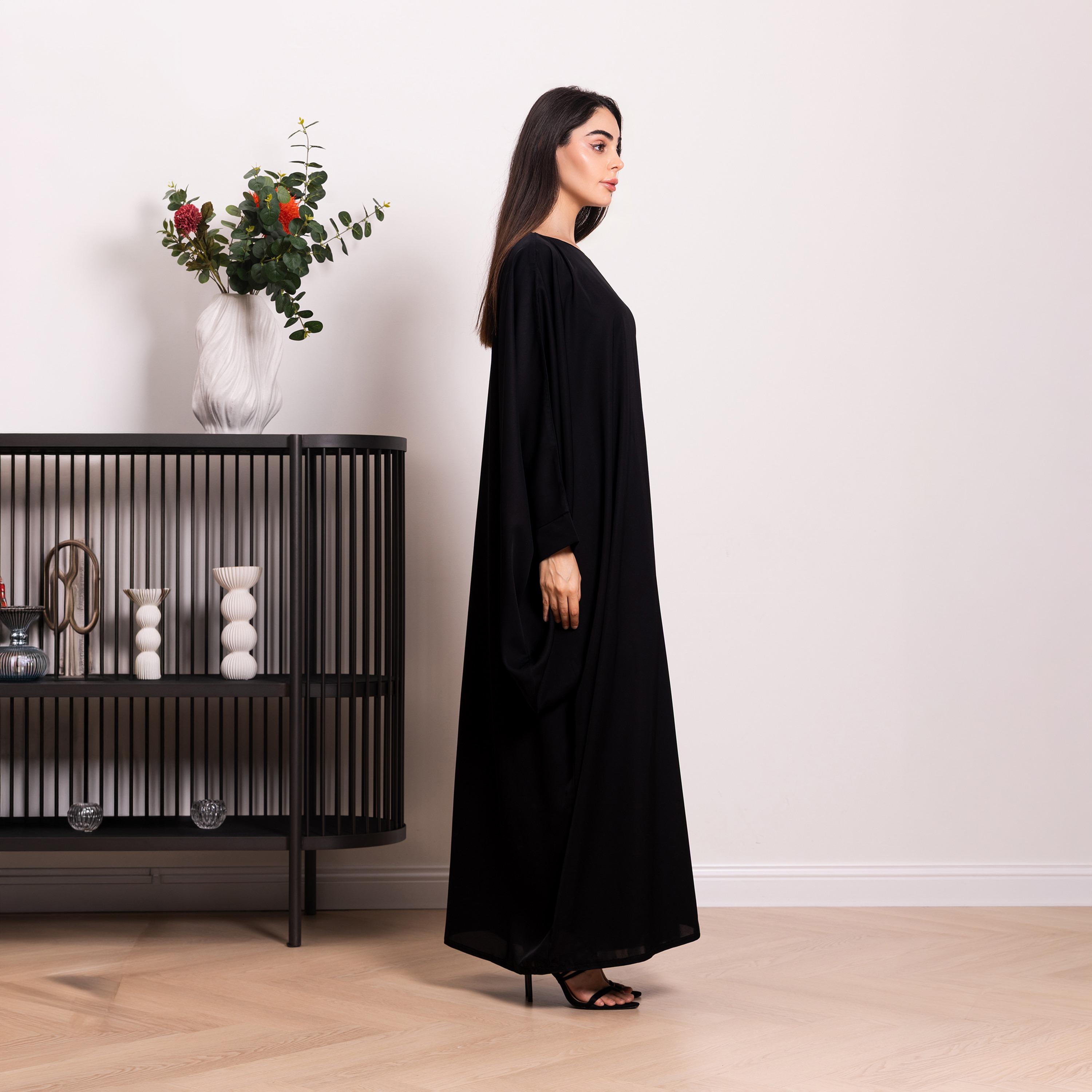 عباية نسائية سوداء، بأكمام فراشة وقصة بحرينية من نيكياس-women-arabicclothing-abayas-image-2