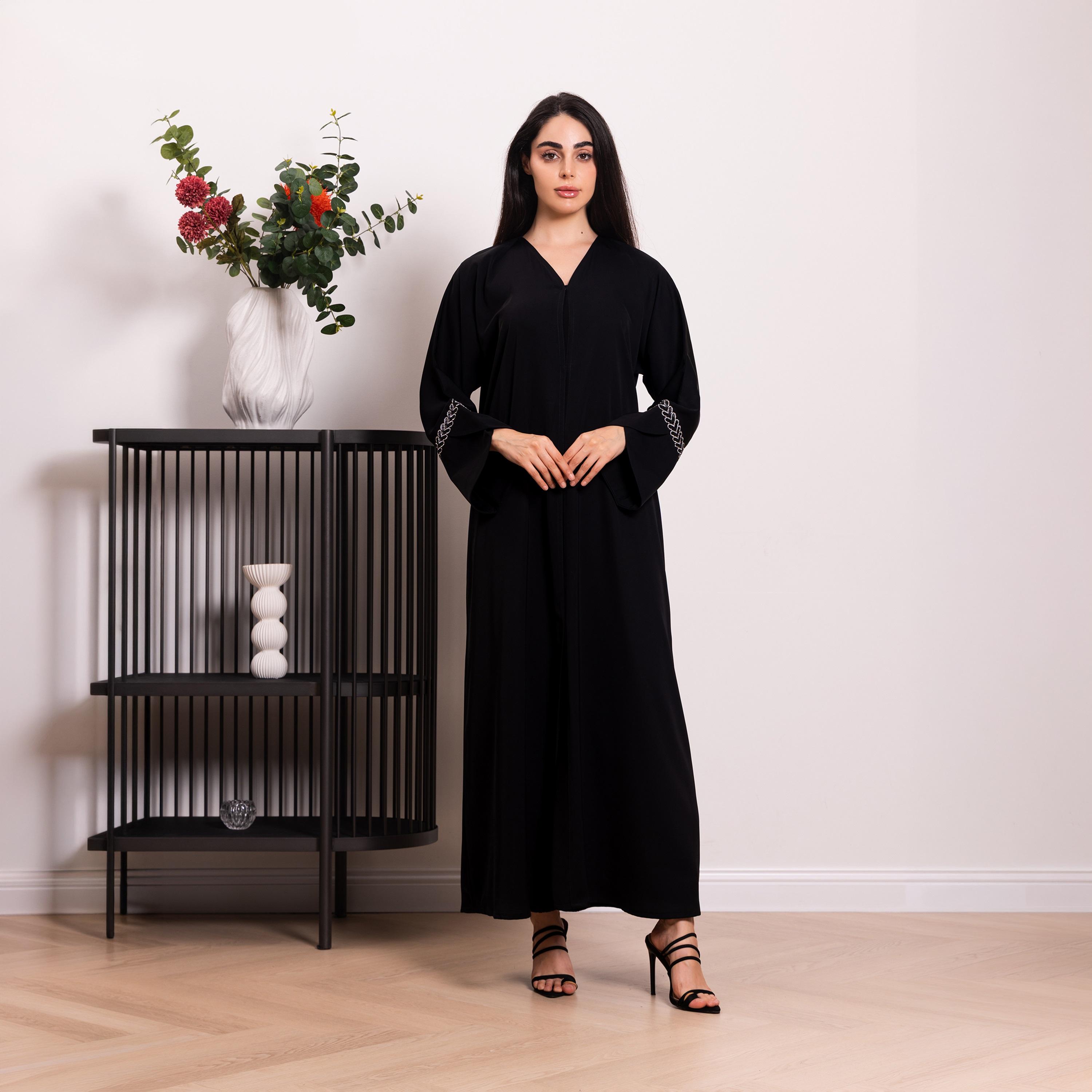 عباية نسائية سوداء من نيكياس.-women-arabicclothing-abayas-image-1