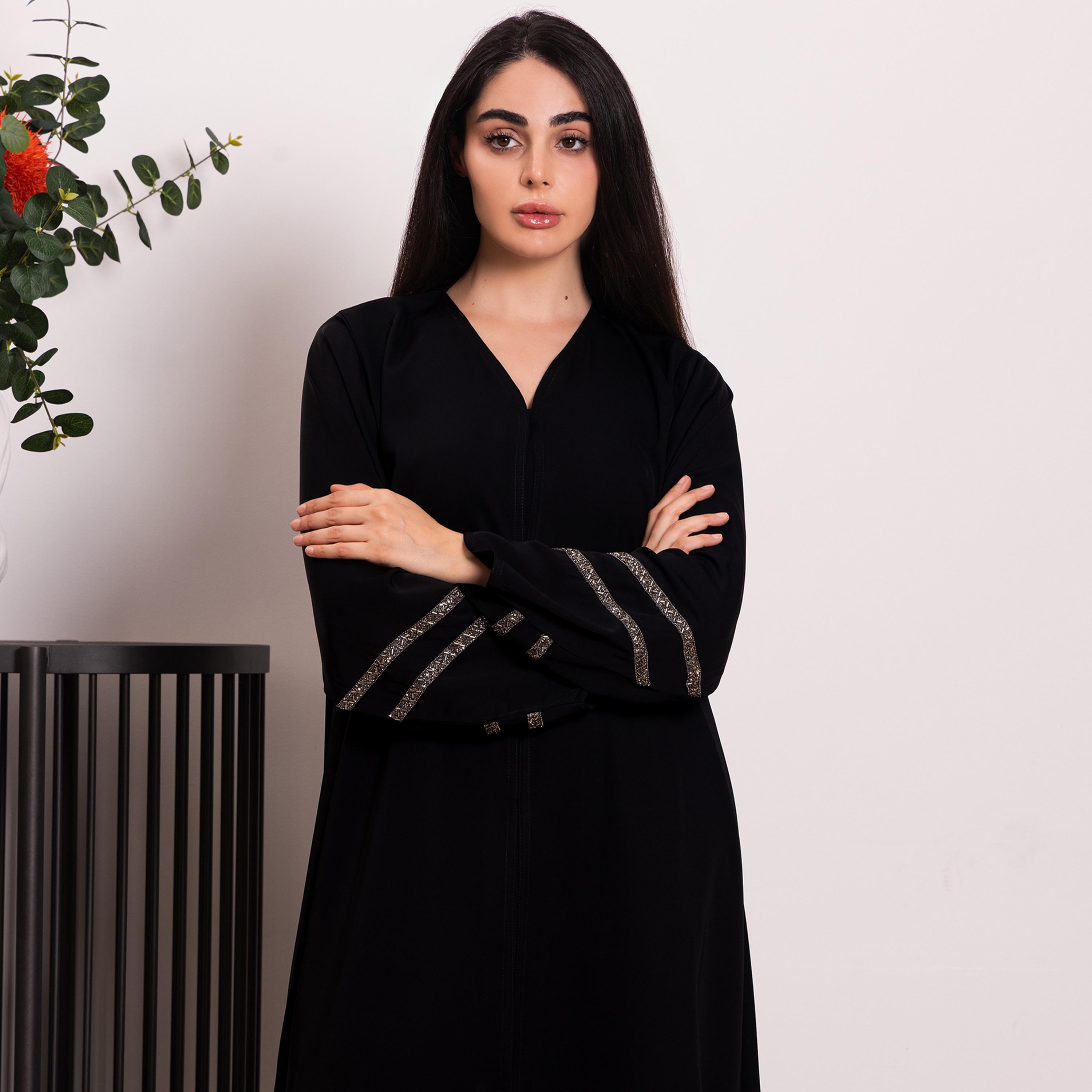 عباية نسائية سوداء من نيكياس.-women-arabicclothing-abayas-image-3
