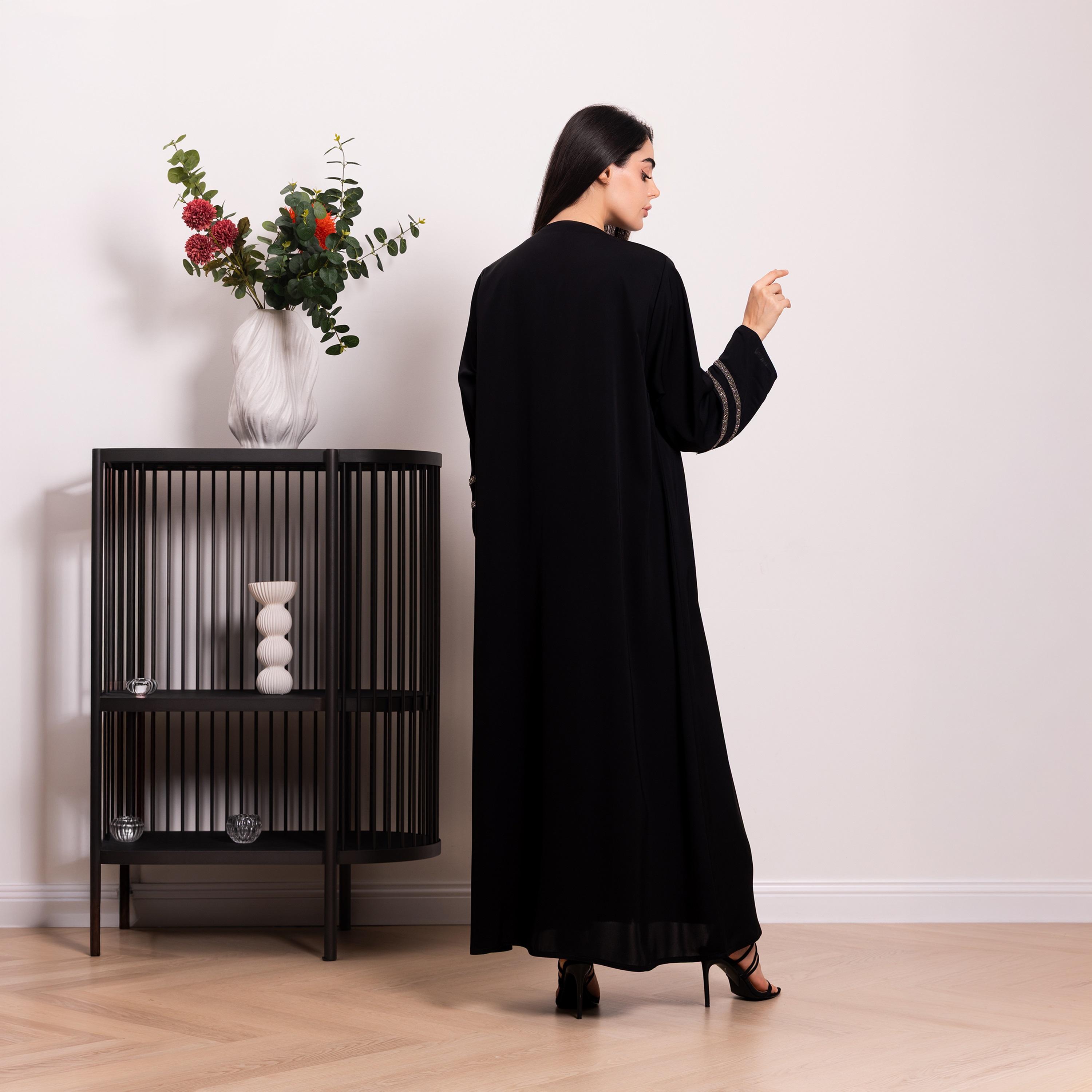 عباية نسائية سوداء من نيكياس.-women-arabicclothing-abayas-image-4