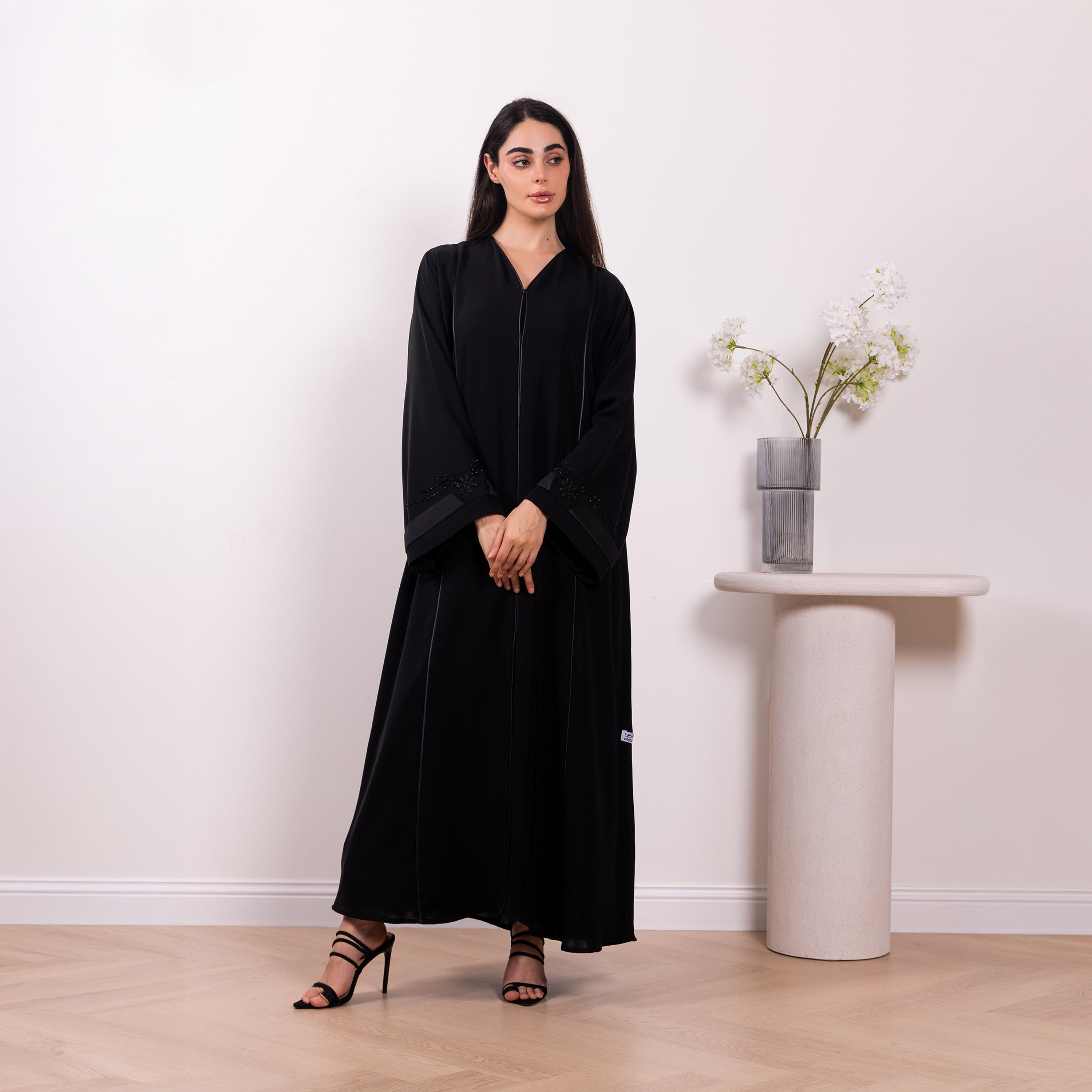 عباية نسائية سوداء، بأكمام واسعة من نيكياس-women-arabicclothing-abayas-image-1