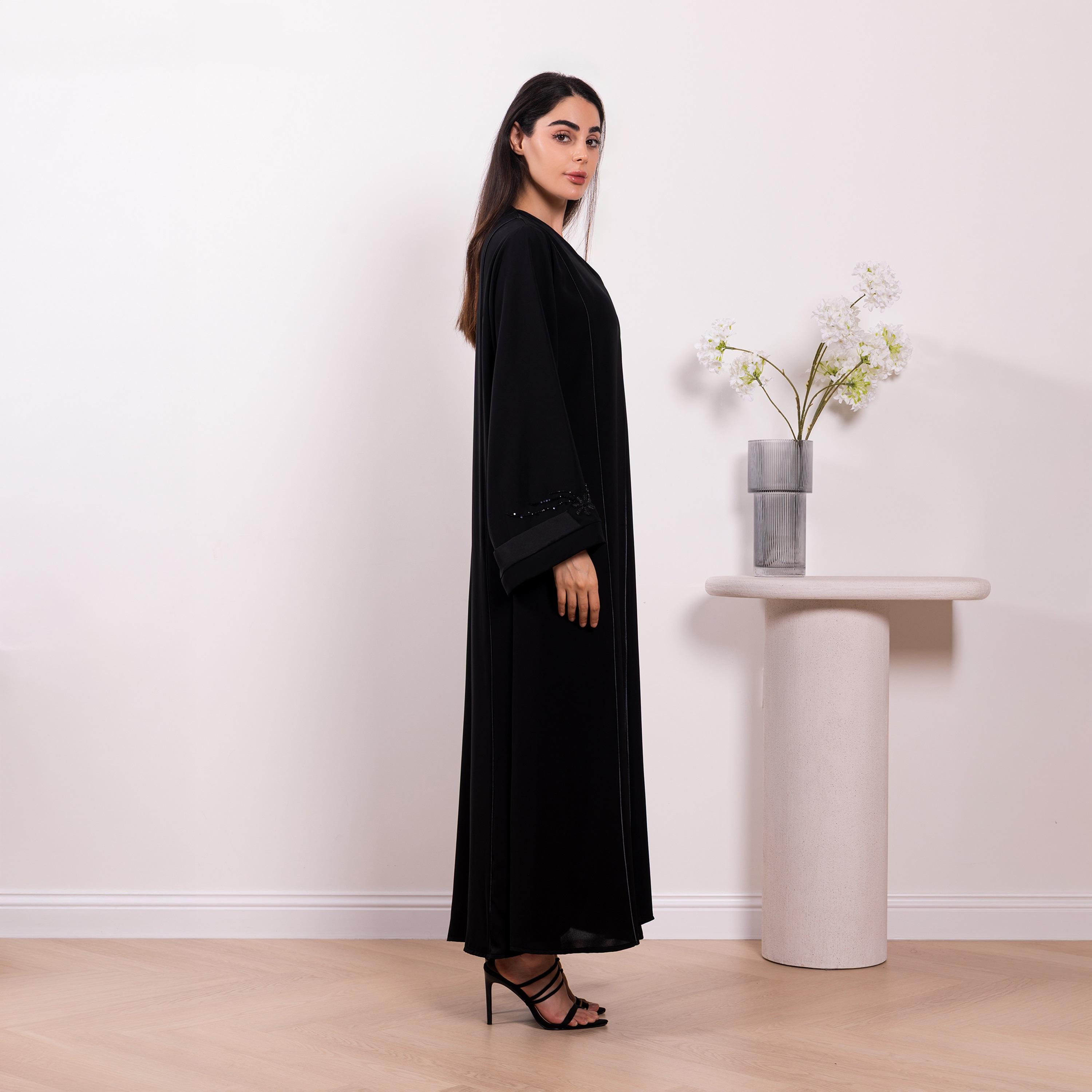 عباية نسائية سوداء، بأكمام واسعة من نيكياس-women-arabicclothing-abayas-image-2