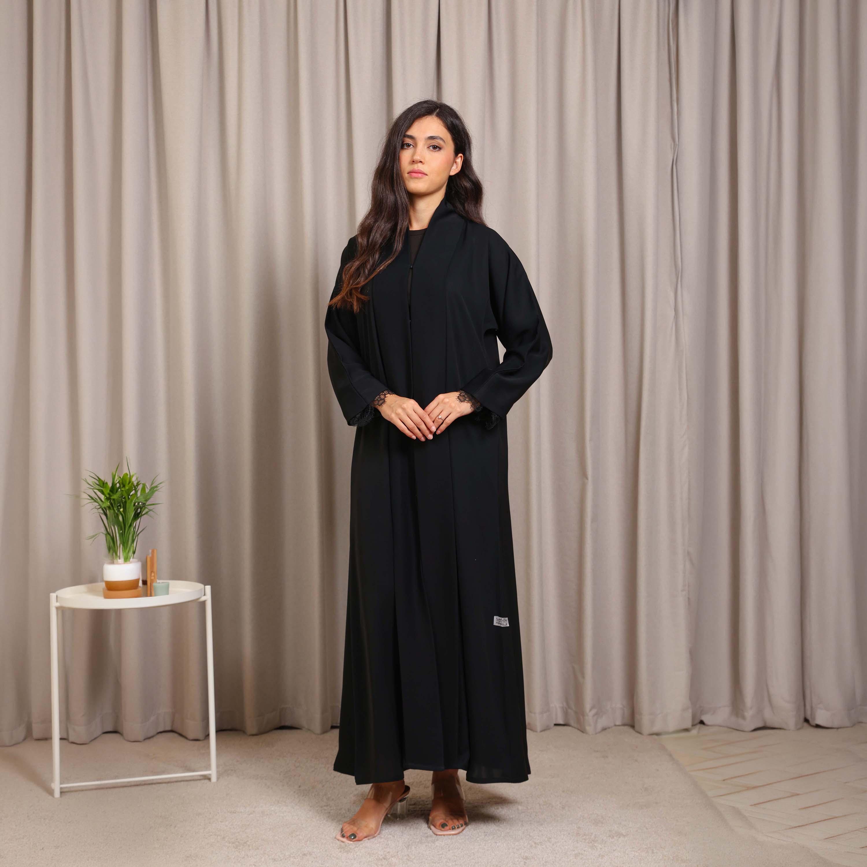 عباية نسائية سوداء من نيكياس.-women-arabicclothing-abayas-image-1