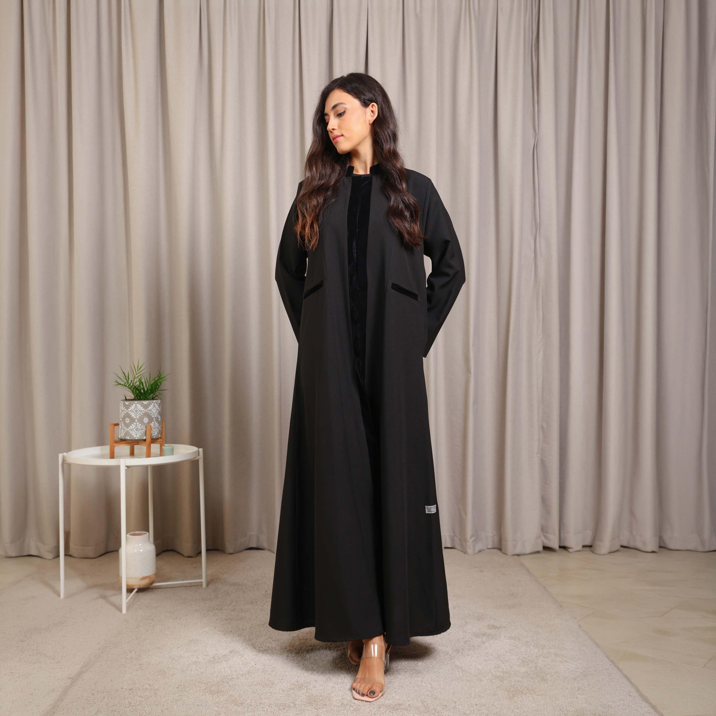 عباية نيكياس سوداء من قماش الكريب بياقة ماندارين للنساء-women-arabicclothing-abayas-image-3