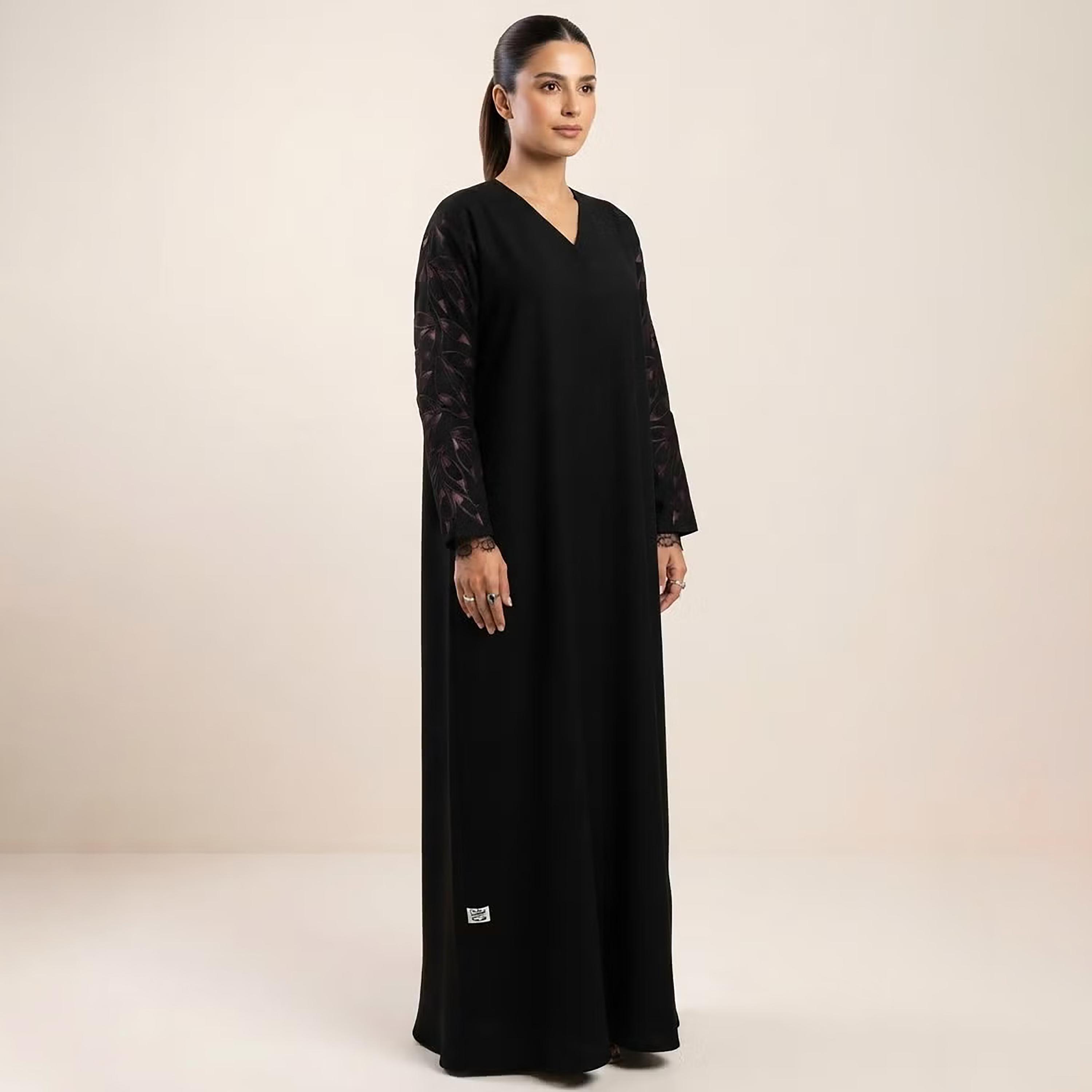 عباية حريمي نيدا بأكمام مطبوعة باللون الأسود من نيكياس-women-arabicclothing-abayas-image-2