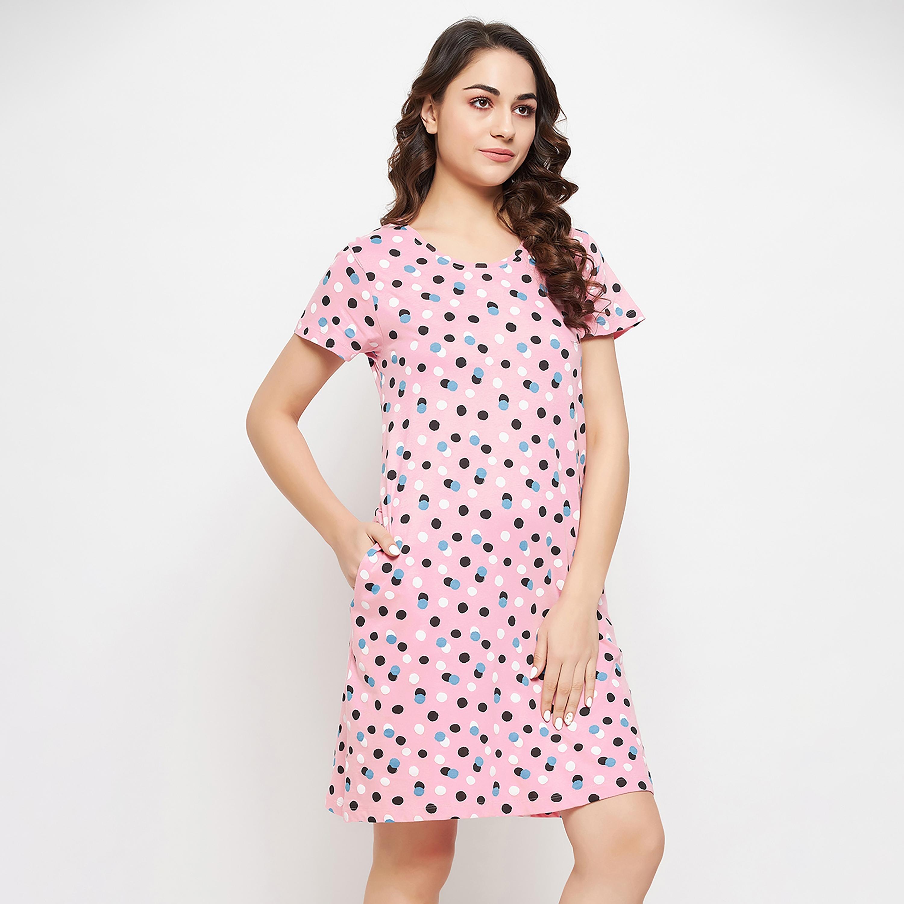 فستان نوم نسائي قصير بطبعات منقط باللون الوردي الفاتح من كلوفيا - قطن خالص-women-clothing-nightwear-nighties-image-4