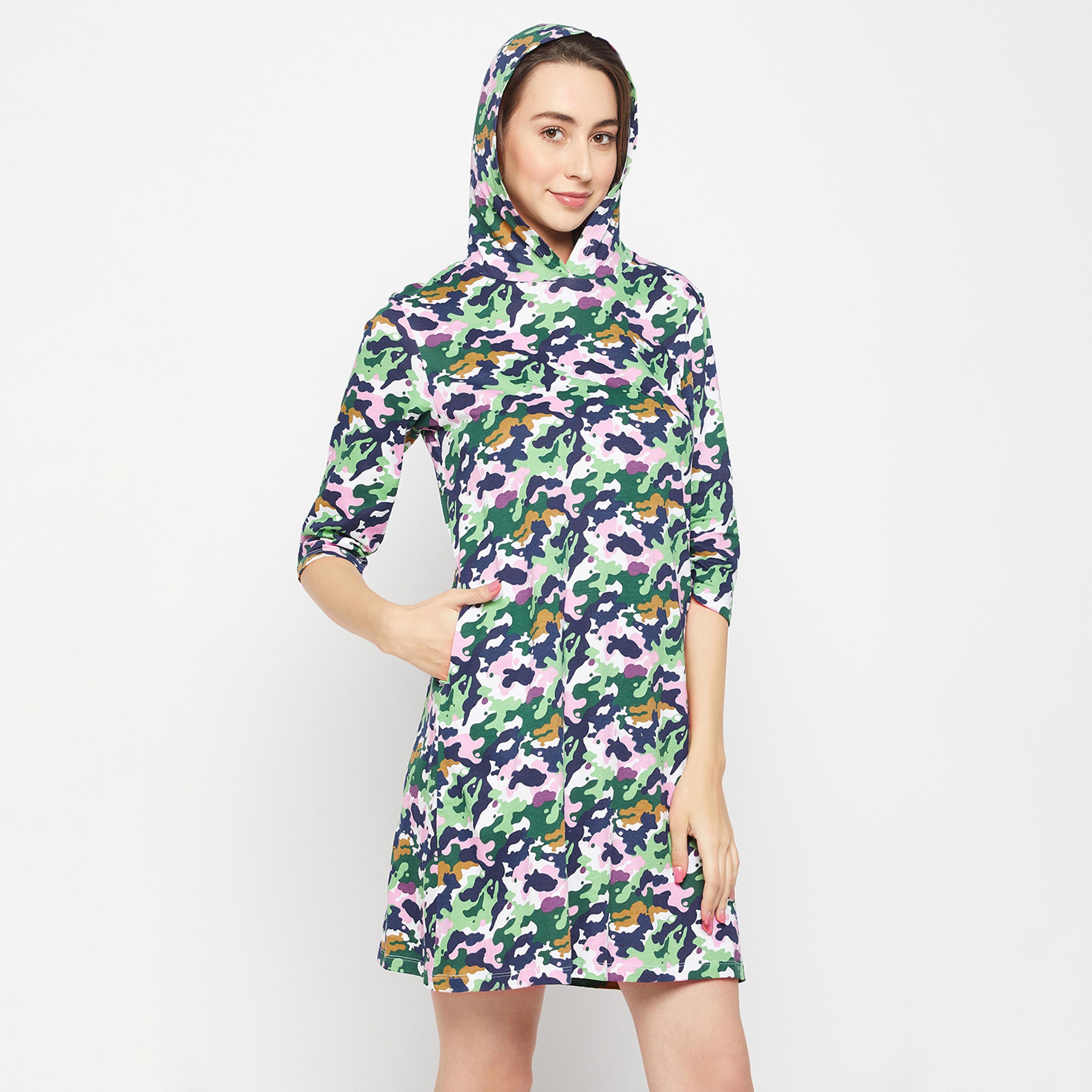 فستان نوم قصير بغطاء للرأس وطبعة مموهة من كلوفيا للنساء متعدد الألوان - 100% قطن-women-clothing-nightwear-nighties-image-3