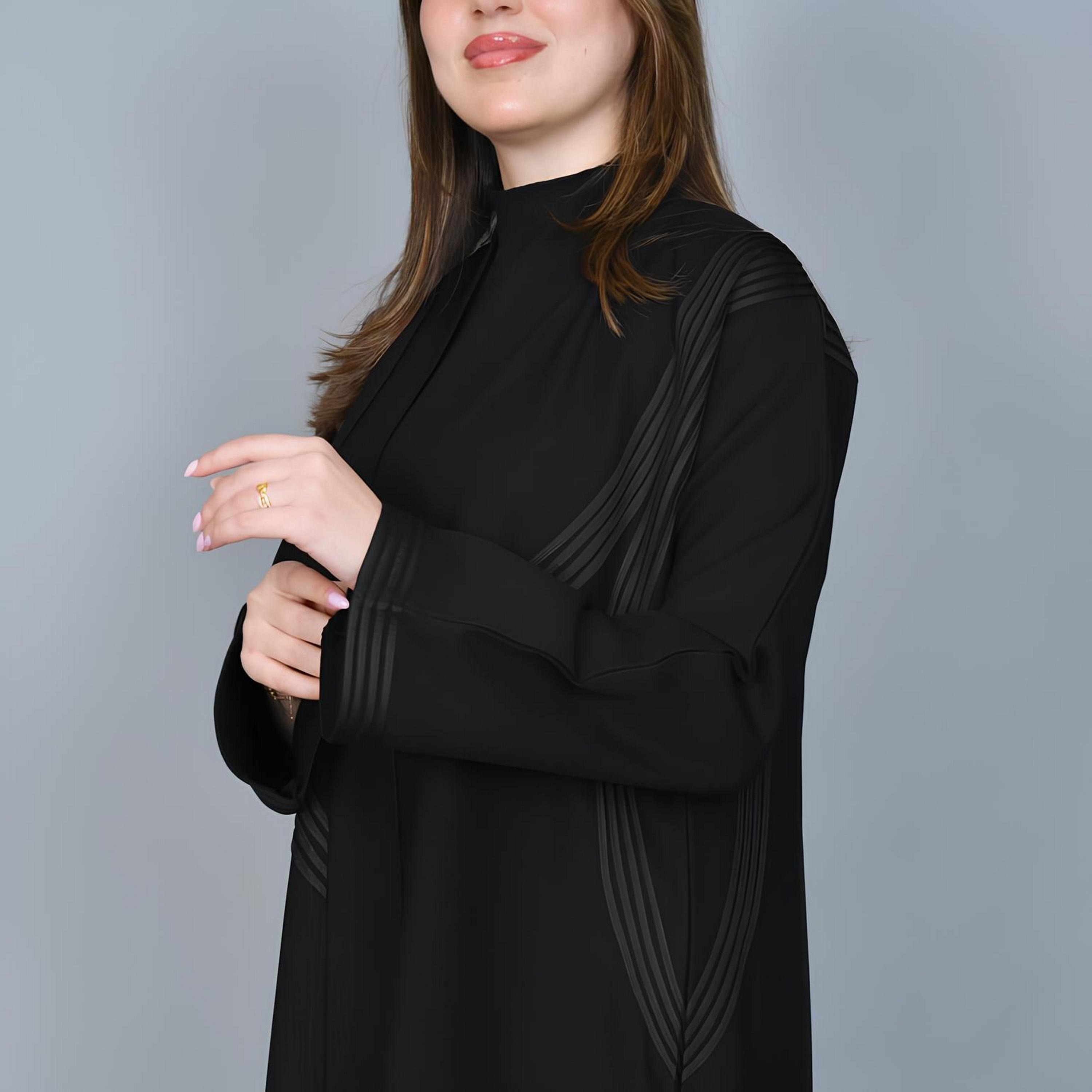 عباية بقصة "هاف كلوش" كتان بتفاصيل "ستيتش لاين" نسائية - أسود من حوراء-women-arabicclothing-abayas-image-3
