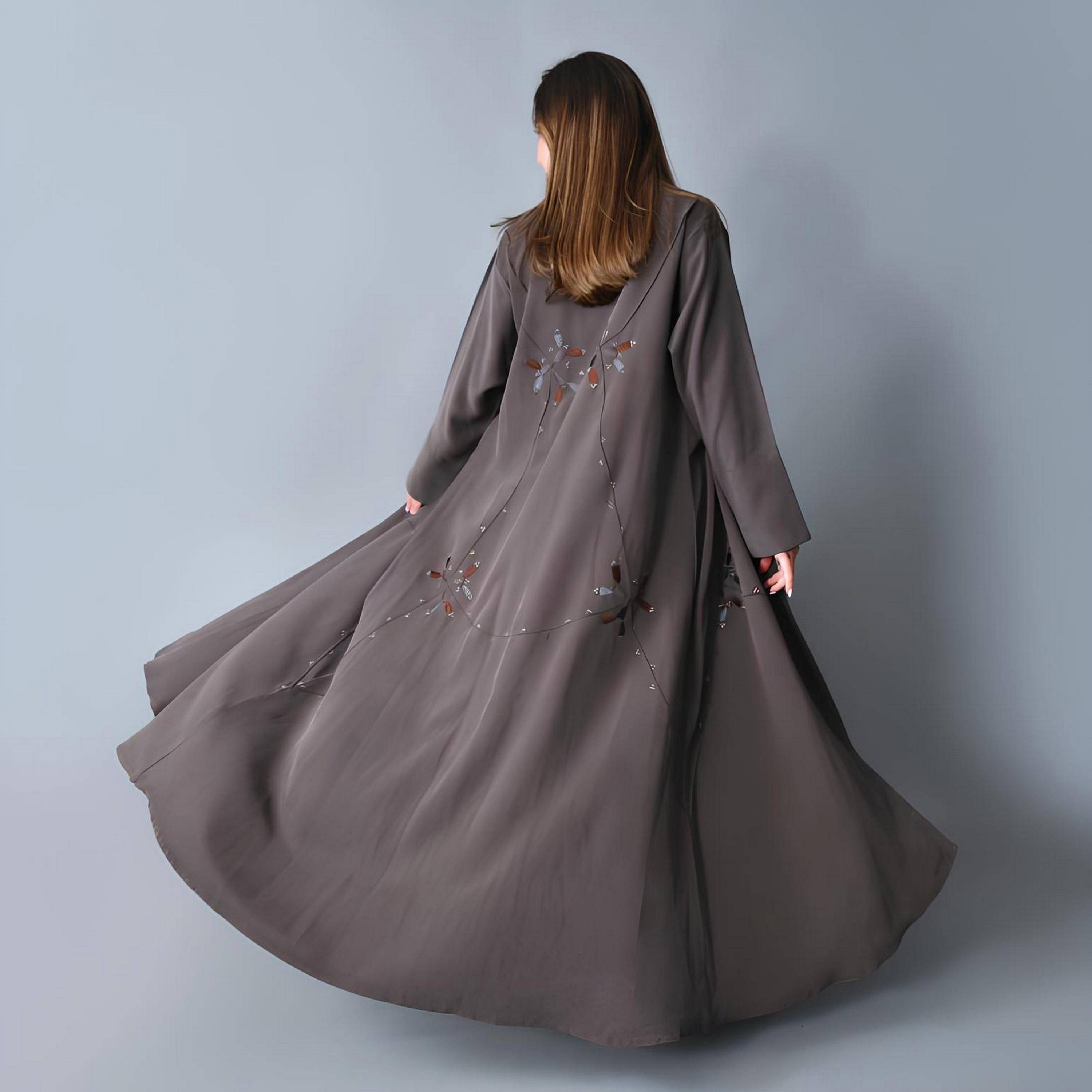 عباية سهرة بقصة "فلود" كتان مطرزة نسائية من حوراء-women-arabicclothing-abayas-image-5