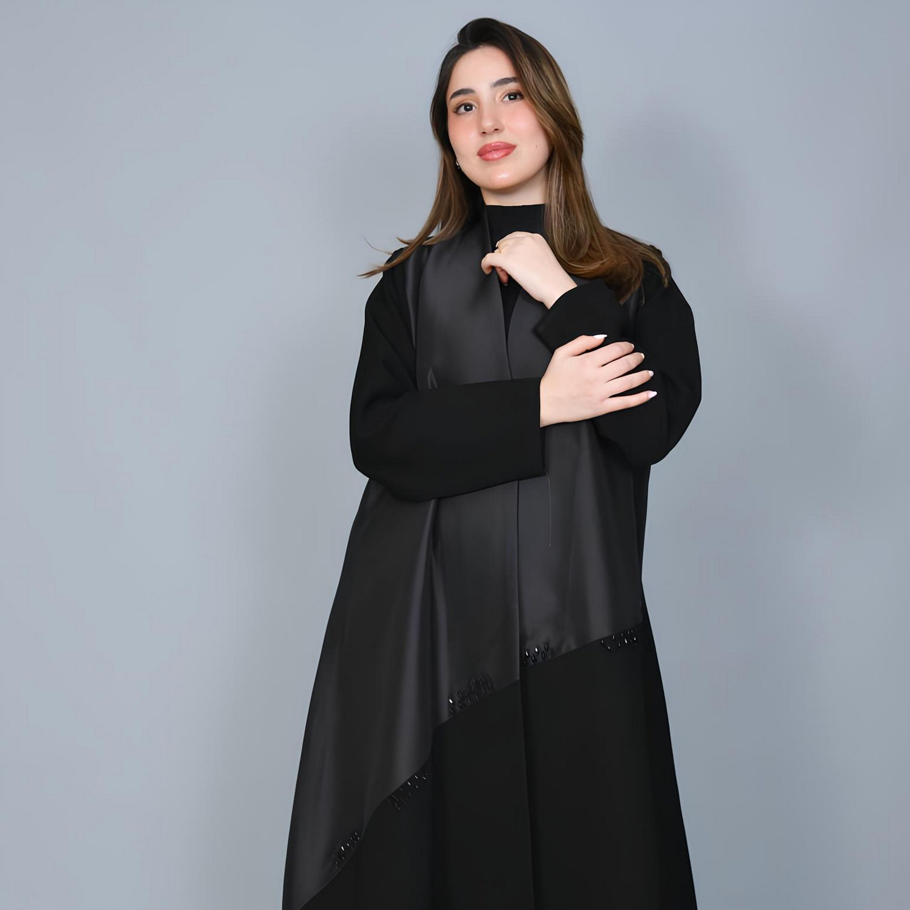 عباية بقصة "كلوش" كتان بتصميم "ديوال تون" نسائية - أسود من حوراء-women-arabicclothing-abayas-image-3