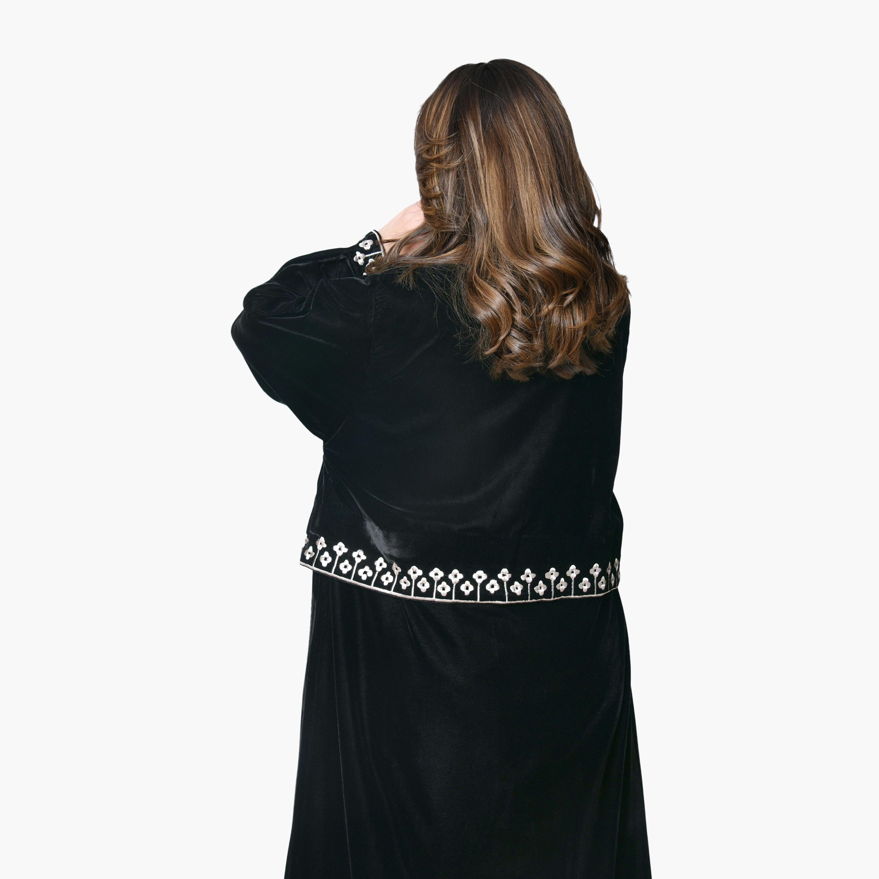 Oya Abaya Black Floral Embroidered Flared Sleeves Velvet Women's Abaya-women-arabicclothing-abayas-image-4