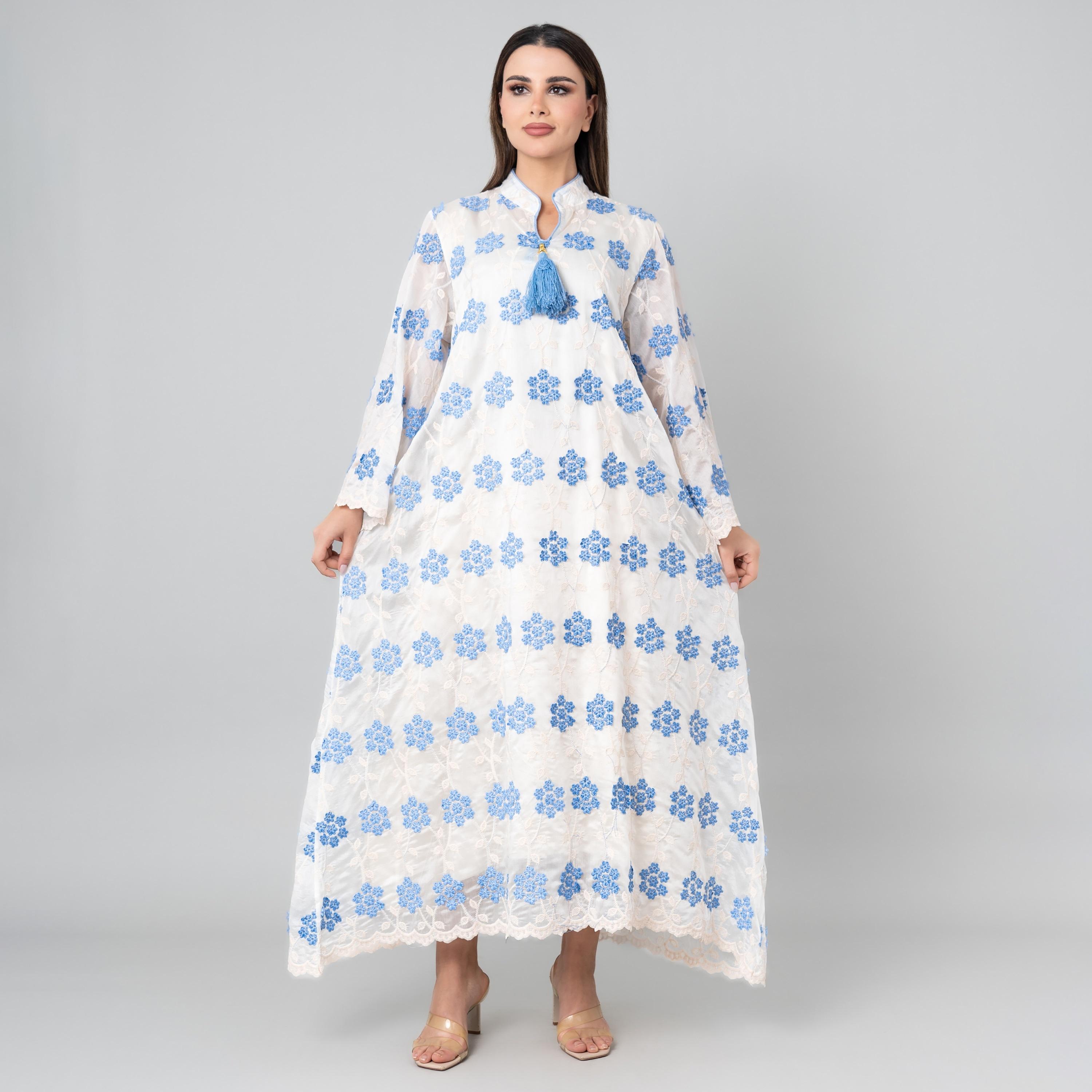 جلابية نسائية بأكمام واسعة ومطرزة بنقشة زهور من إككسا-women-arabicclothing-jalabiyas-image-1