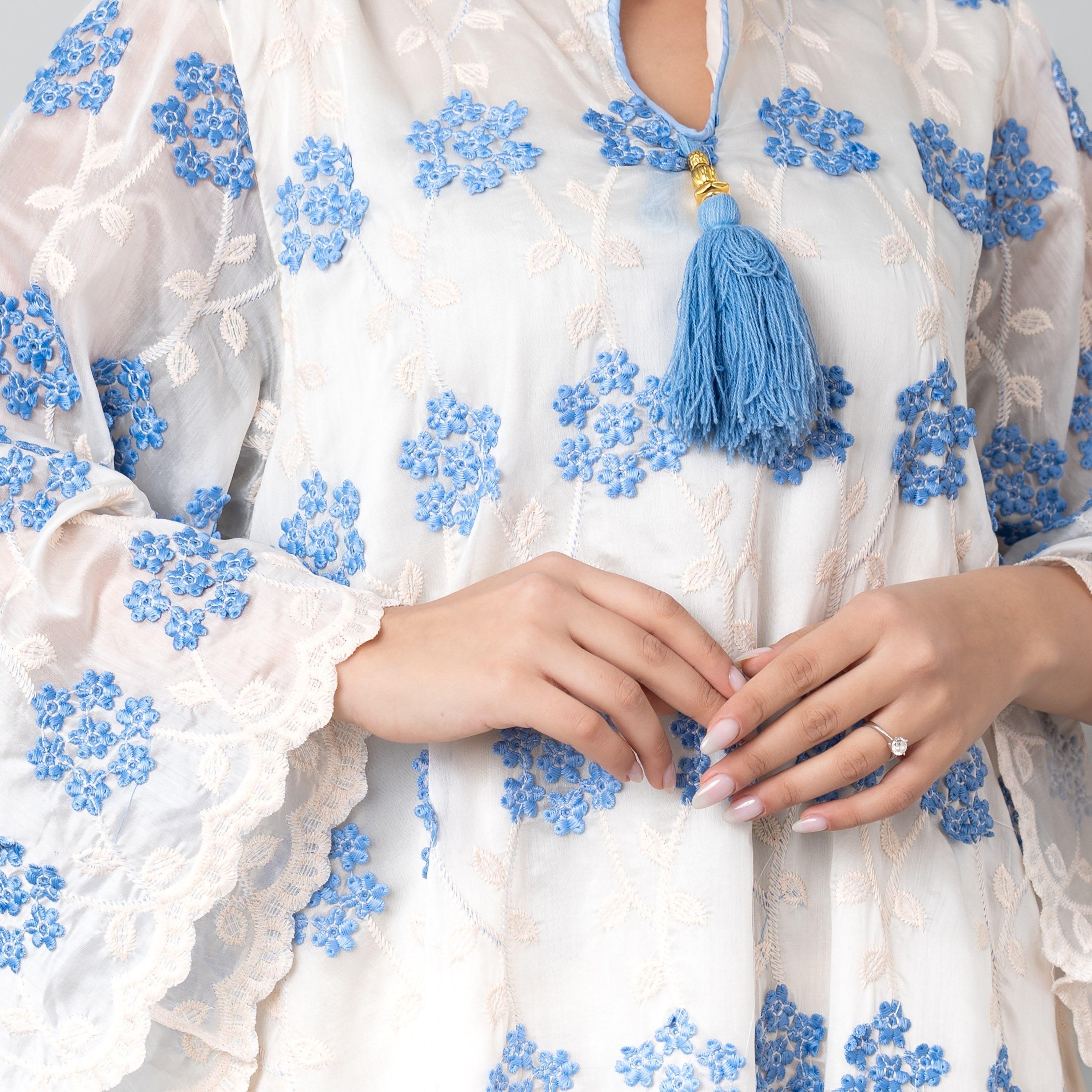 جلابية نسائية بأكمام واسعة ومطرزة بنقشة زهور من إككسا-women-arabicclothing-jalabiyas-image-2