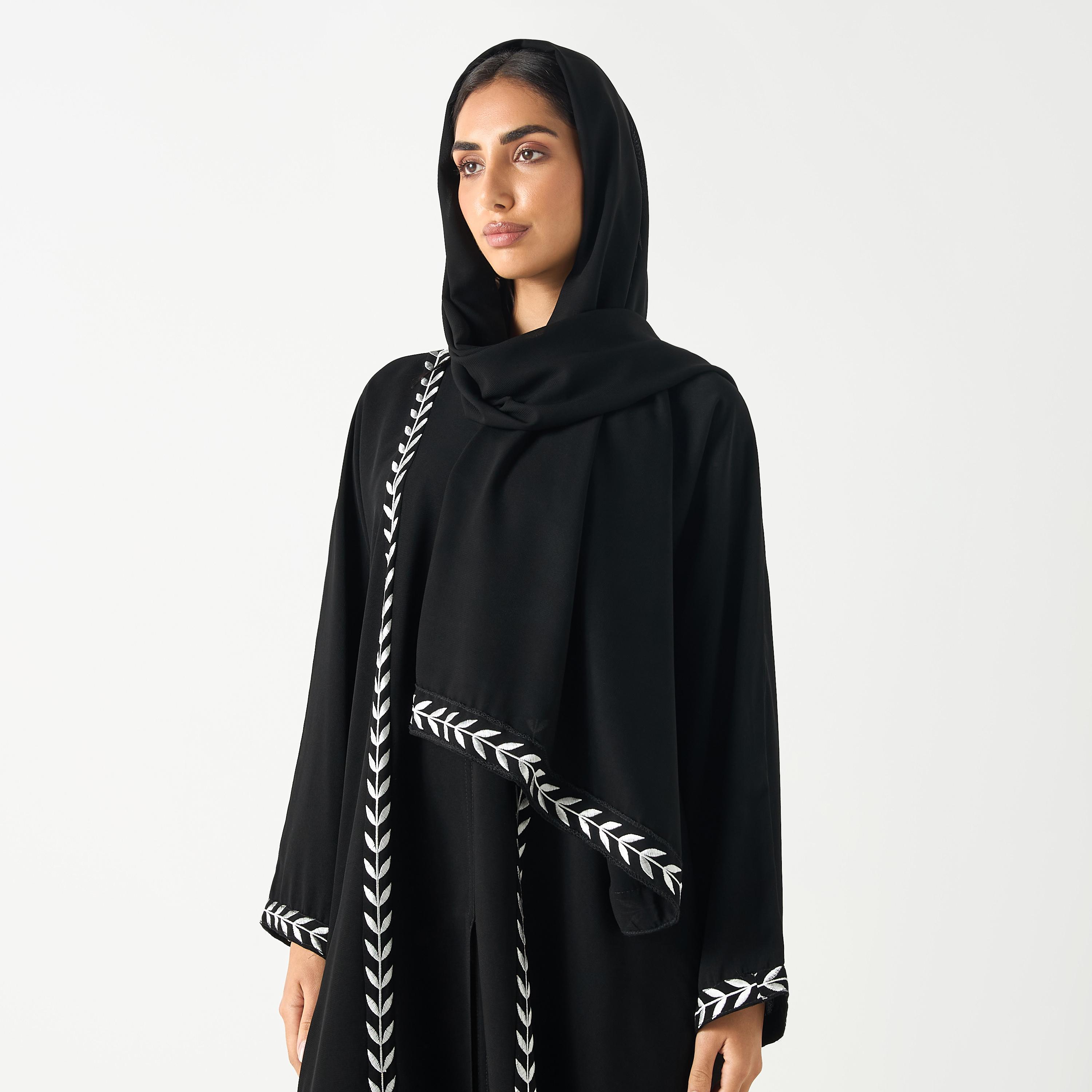 عباية مطرّزة بياقة V وحجاب من حديث المدينة-women-arabicclothing-abayas-image-2
