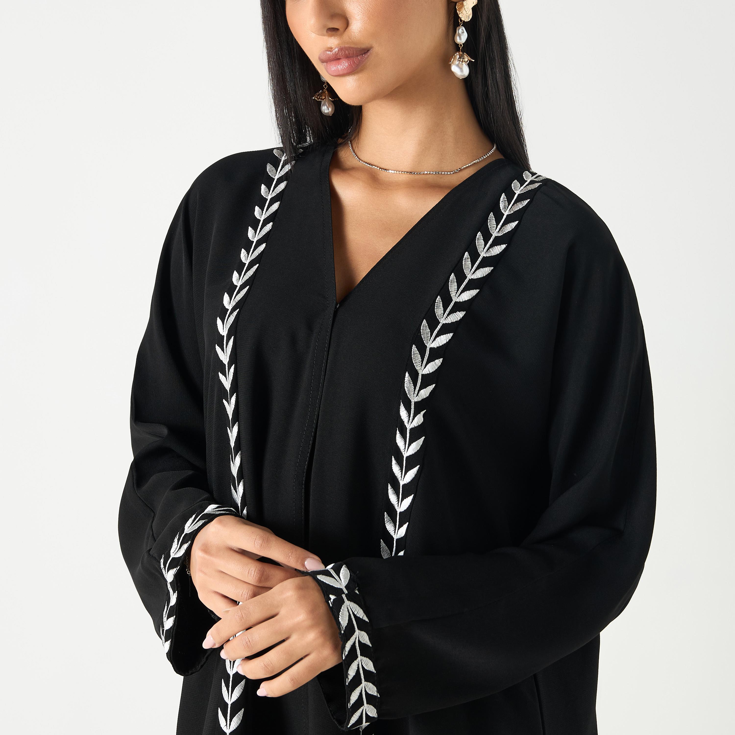 عباية مطرّزة بياقة V وحجاب من حديث المدينة-women-arabicclothing-abayas-image-3