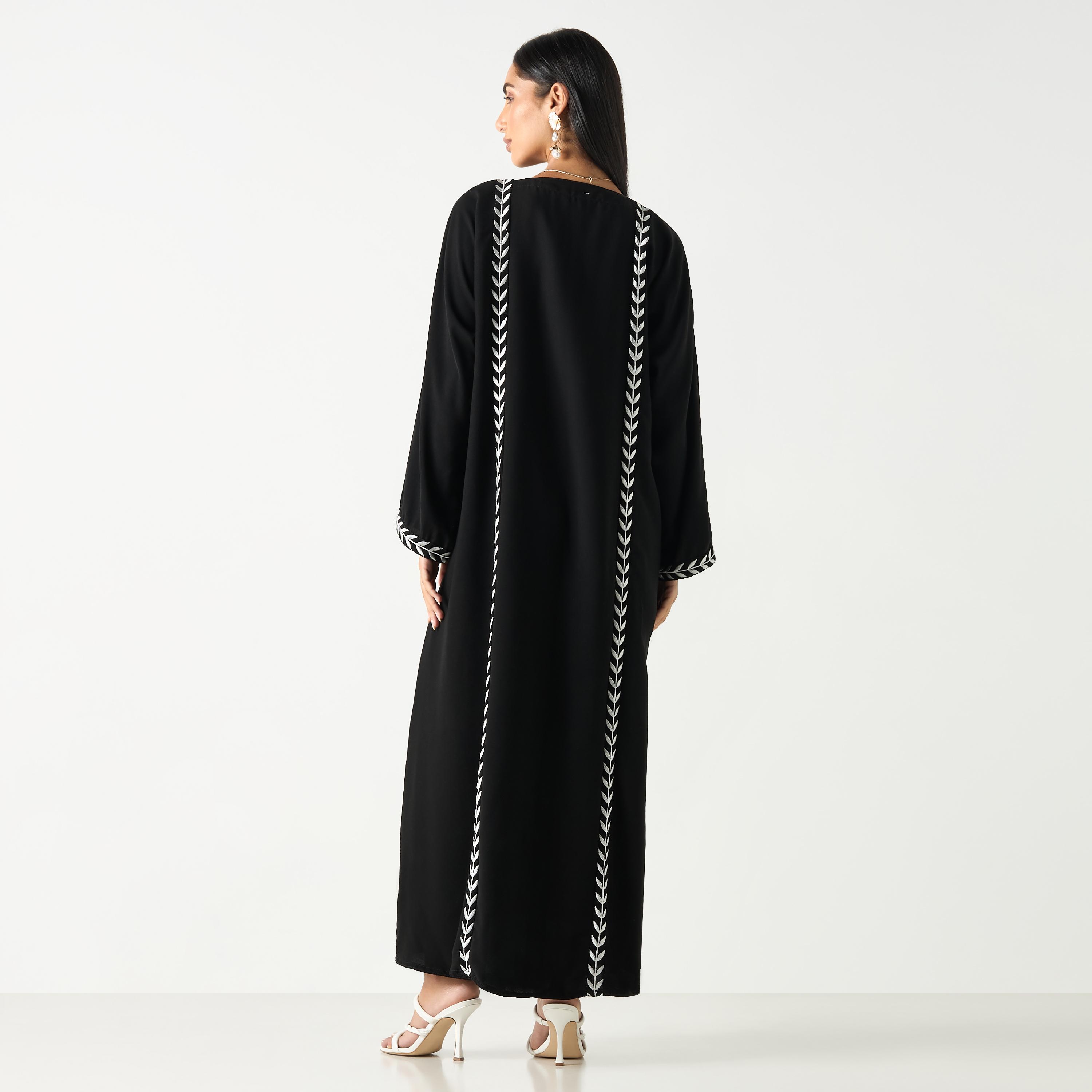 عباية مطرّزة بياقة V وحجاب من حديث المدينة-women-arabicclothing-abayas-image-5