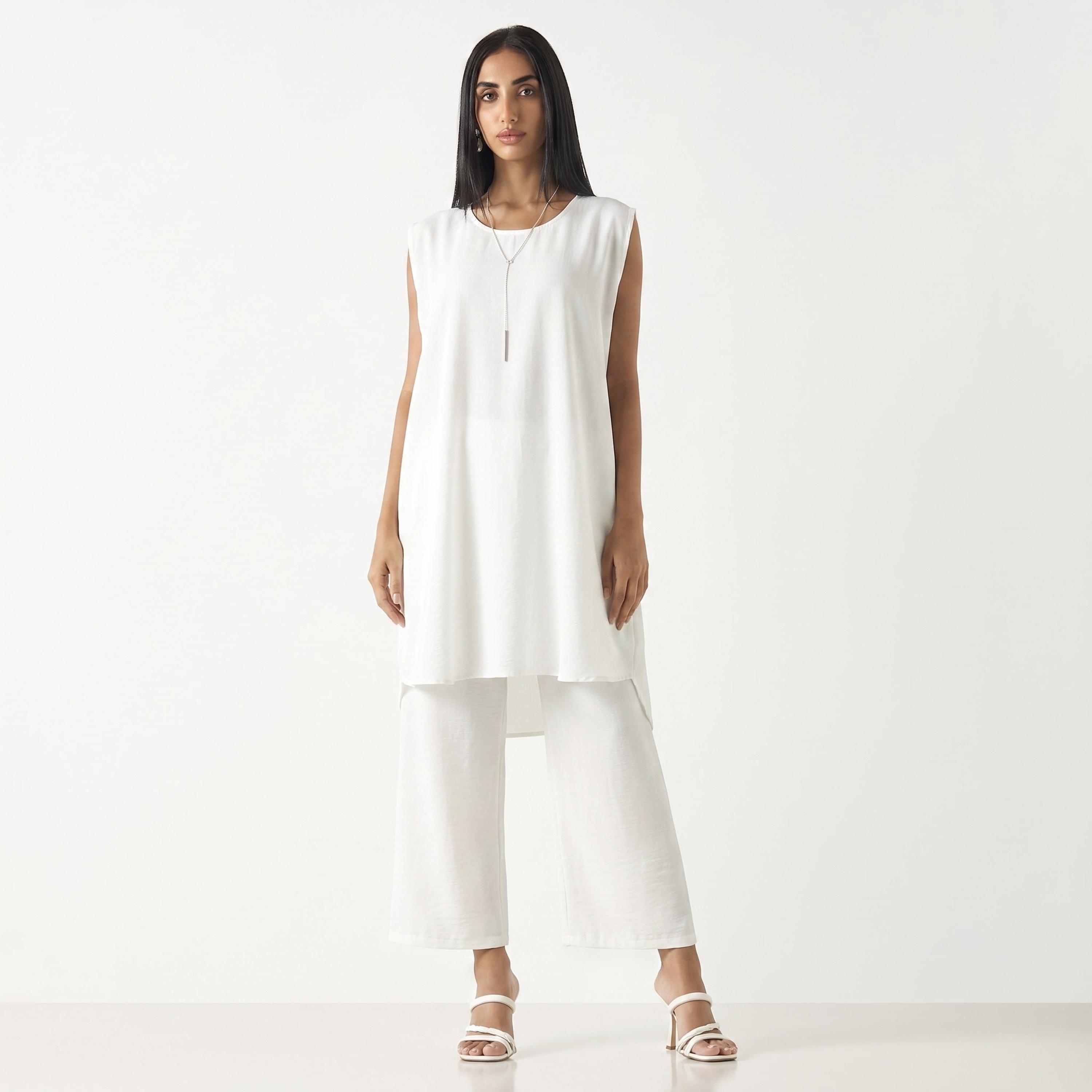 طقم عباءة وحجاب نيدا للنساء باللون الأبيض مع توب داخلي وبنطال من حديث المدينة-women-arabicclothing-sets-image-2