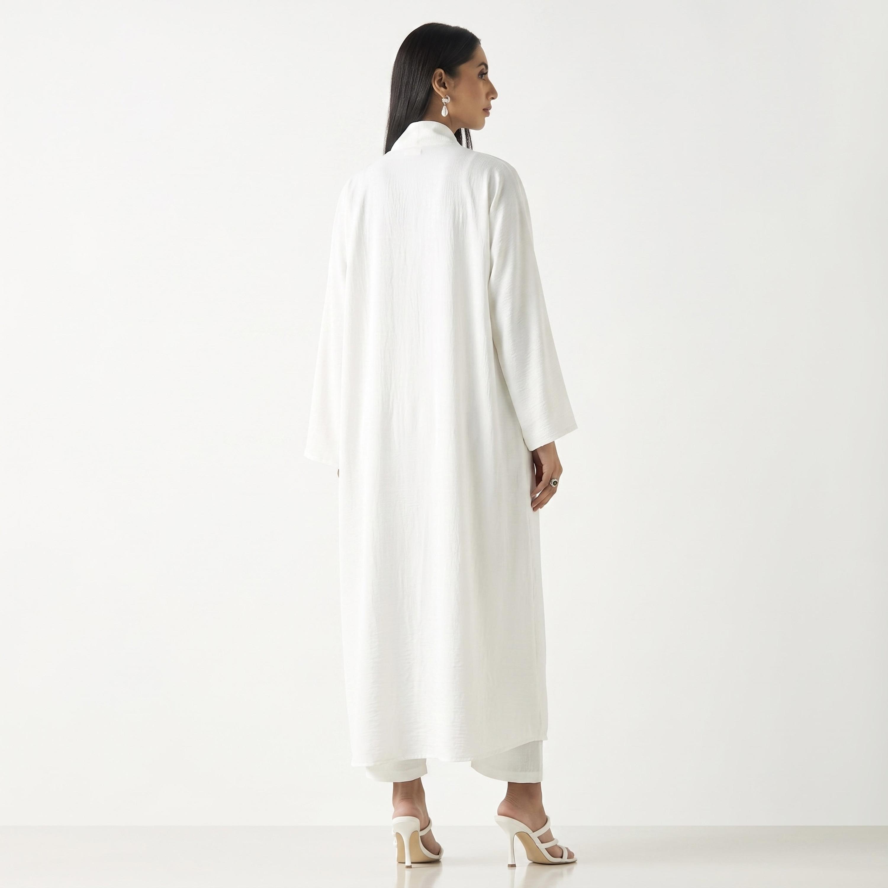 طقم عباءة وحجاب نيدا للنساء باللون الأبيض مع توب داخلي وبنطال من حديث المدينة-women-arabicclothing-sets-image-4