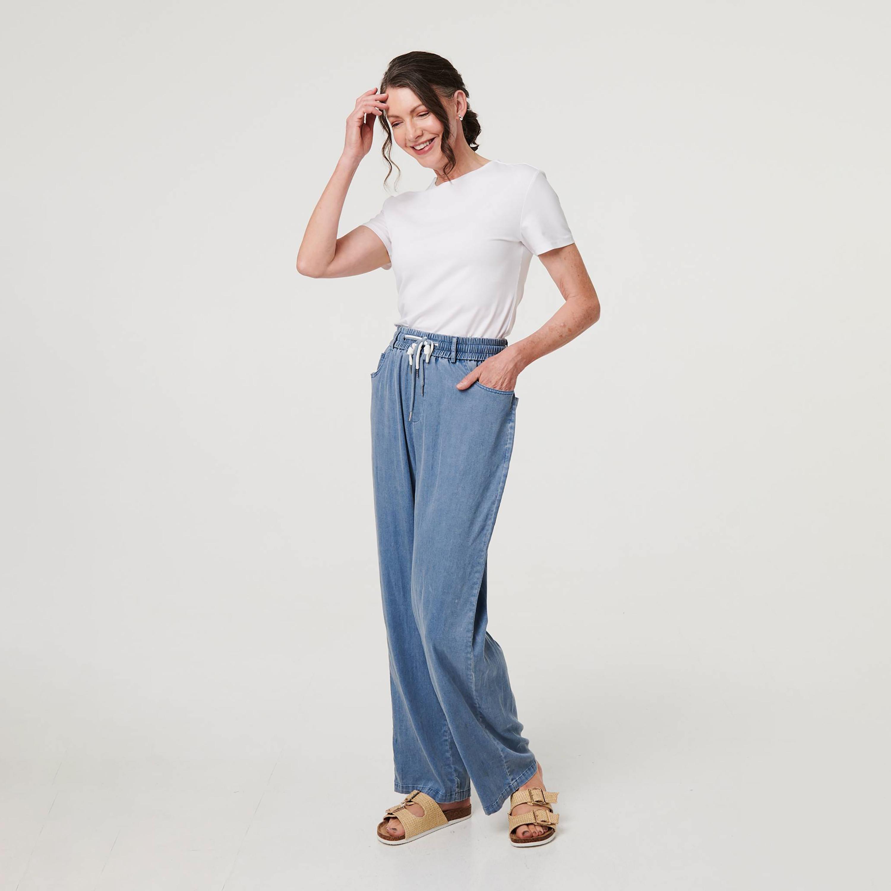 بنطلون جينز نسائي قصة مستقيمة "ستريت" بلون أزرق من إيزابيل لندن-women-clothing-bottoms-jeans-image-2