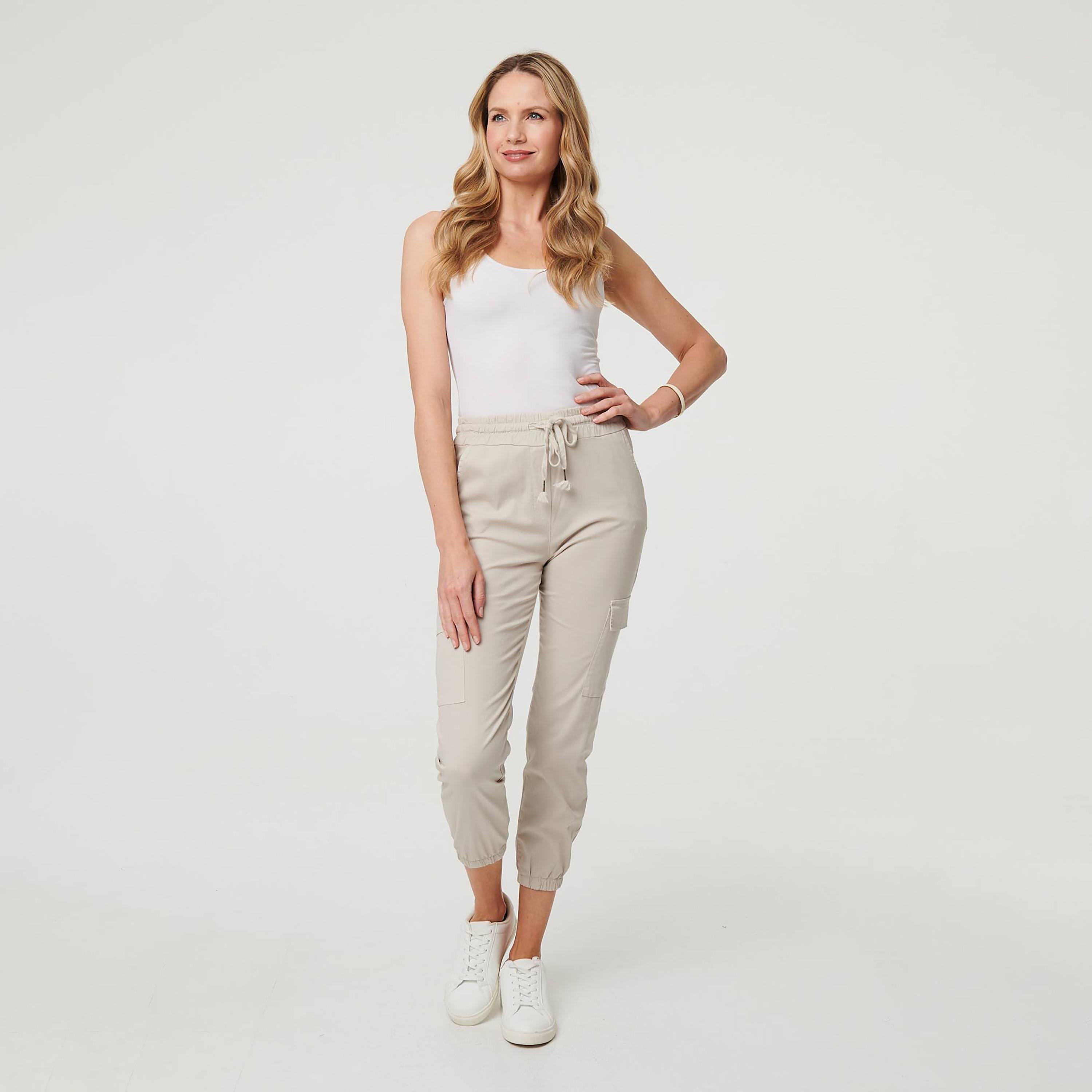 بنطلون "كارغو جوجر" رياضي نسائي من إيزابيل لندن-women-clothing-bottoms-joggers-image-2