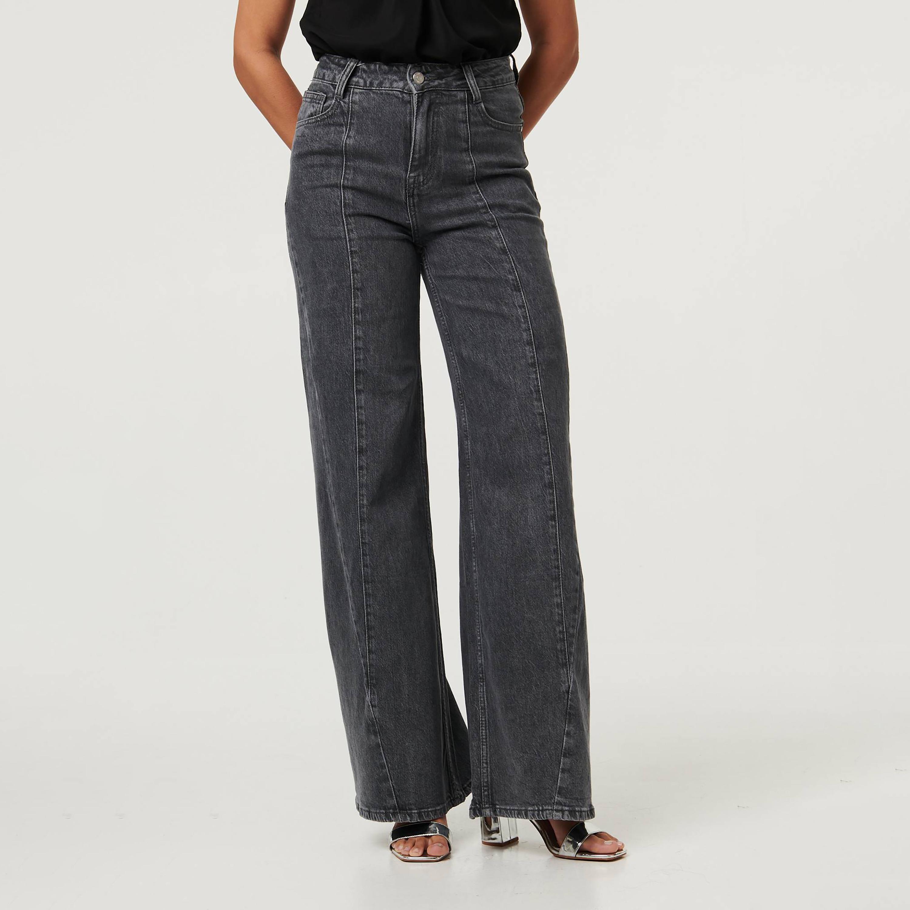بنطلون جينز نسائي قصة مستقيمة "ستريت" بلون أسود من إيزابيل لندن-women-clothing-bottoms-jeans-image-1