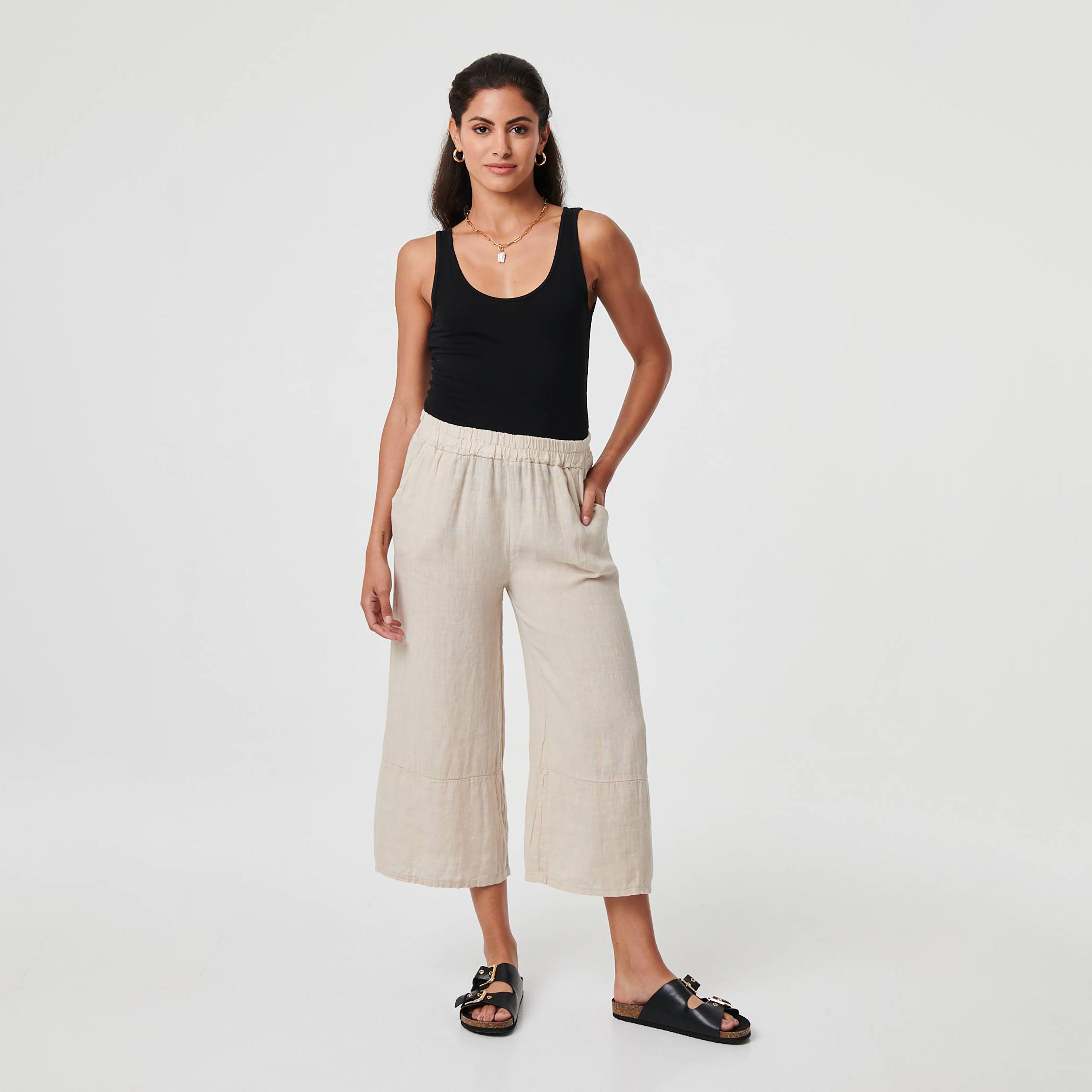 بنطلون نسائي "كروبد" قصير من الكتان من إيزابيل لندن-women-clothing-bottoms-trousers-image-6