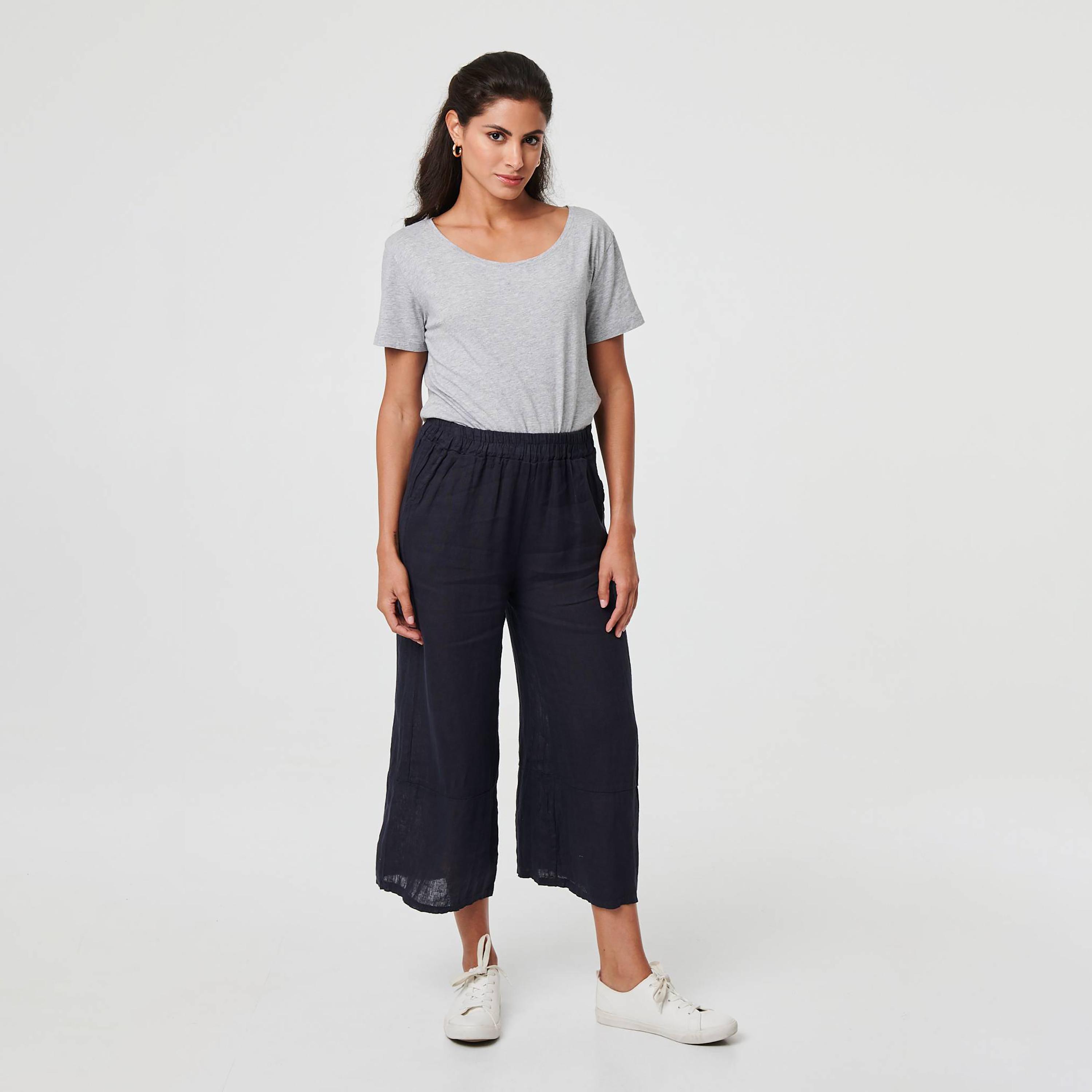 بنطلون نسائي "كروبد" قصير من الكتان من إيزابيل لندن-women-clothing-bottoms-trousers-image-2