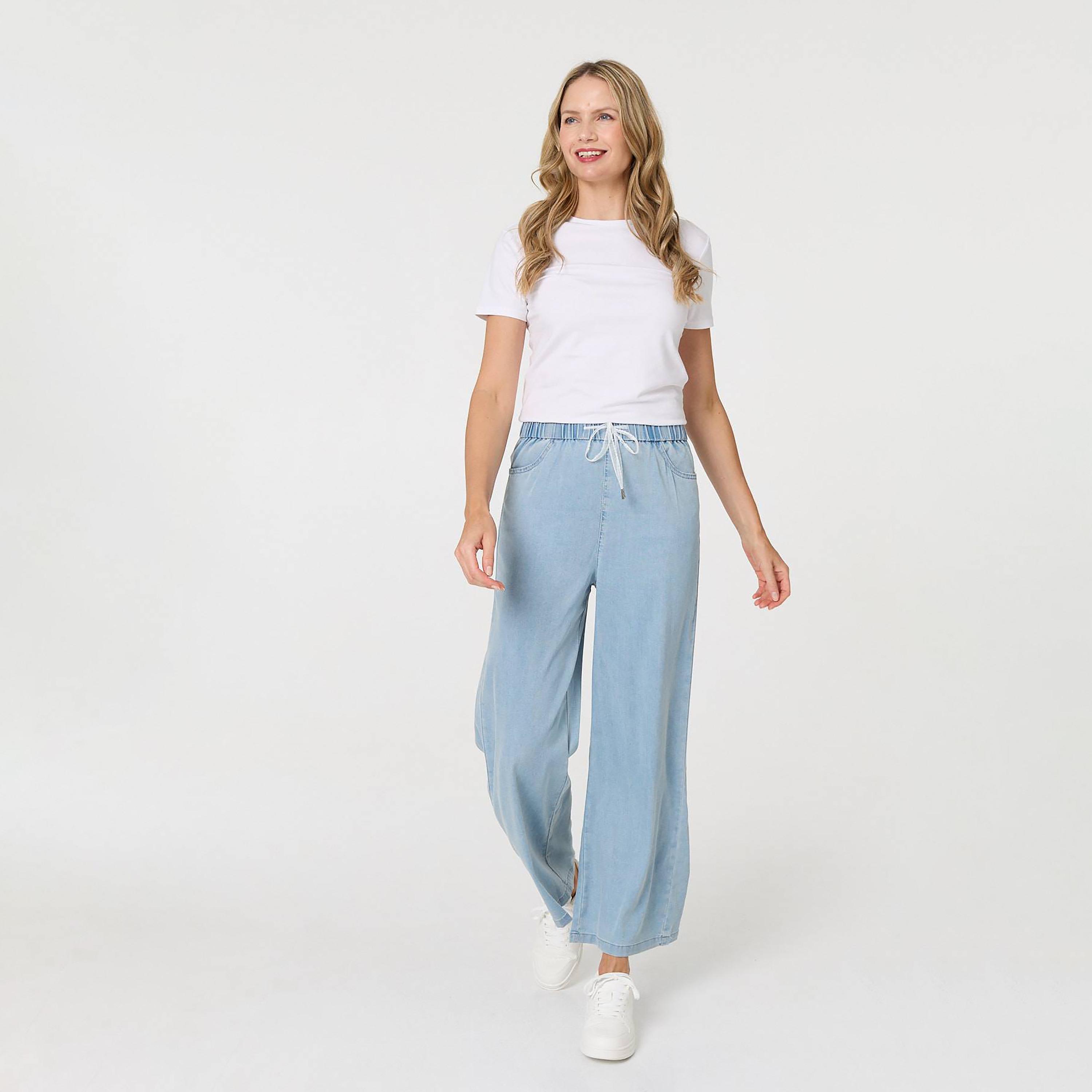 بنطلون جينز نسائي "وايد ليج" أرجل واسعة بلون أزرق من إيزابيل لندن-women-clothing-bottoms-jeans-image-2