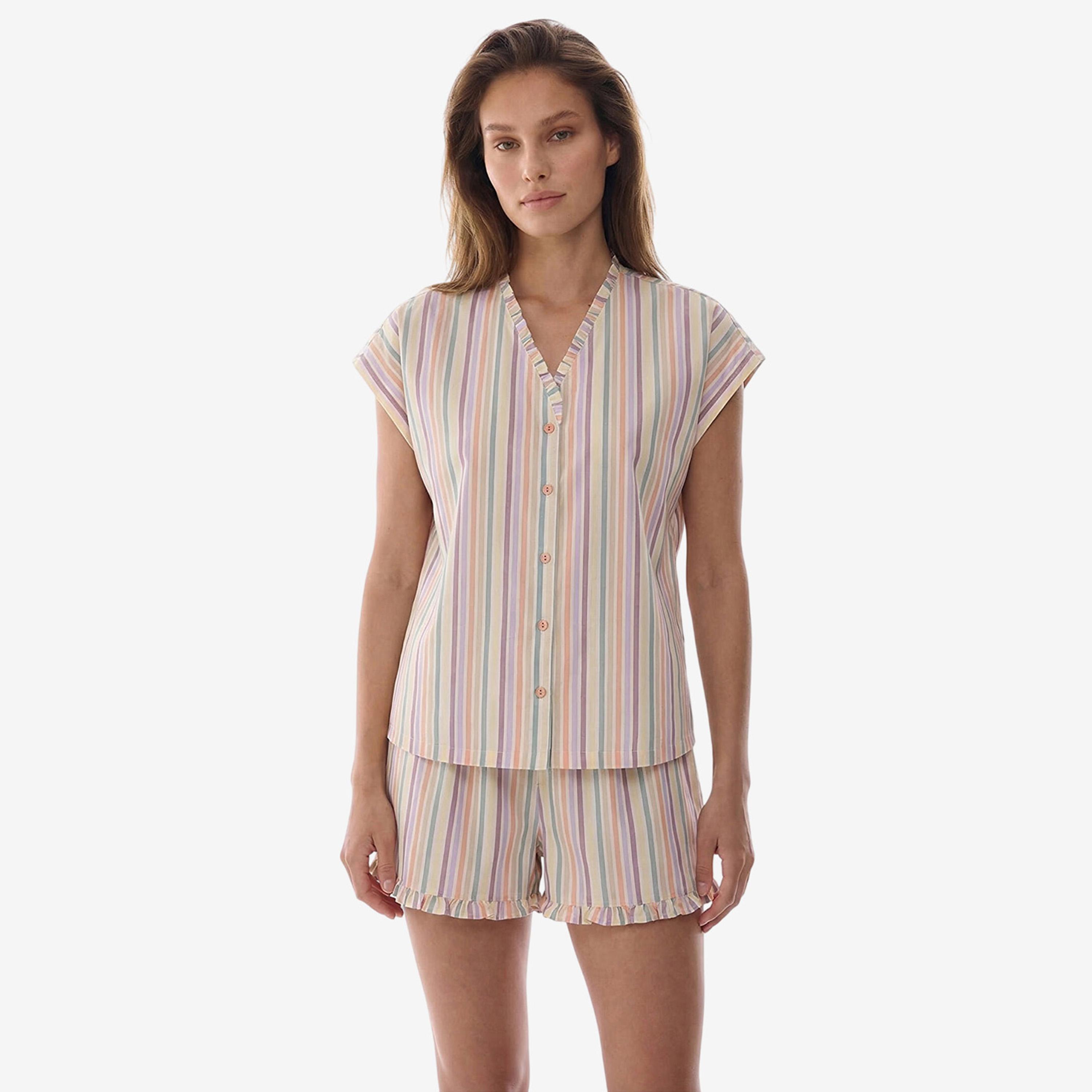 طقم نوم حريمي قميص مخطط بفتحة رقبة V وشورت من بينتي-women-clothing-nightwear-pyjamas-shortsets-image-1