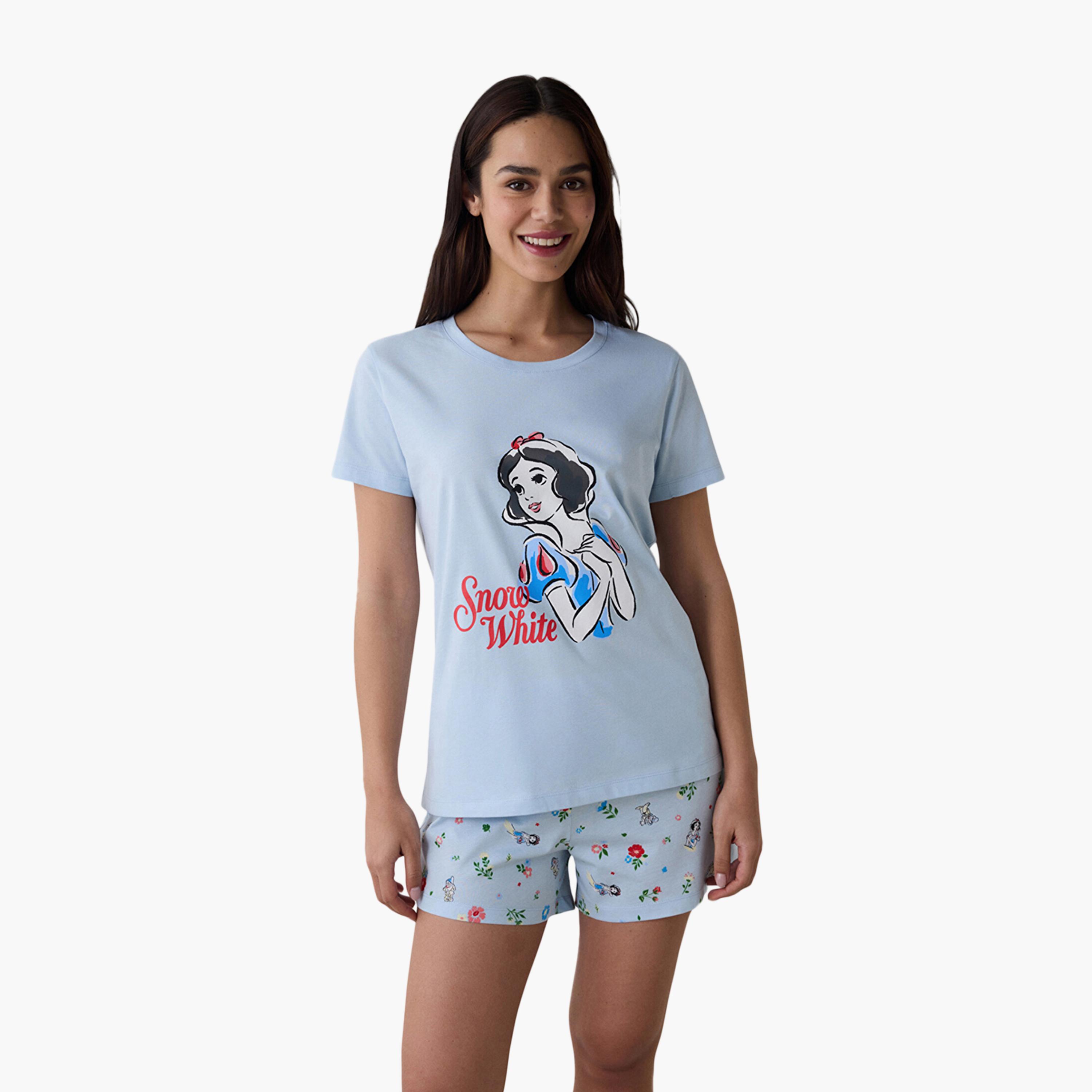 طقم تي شيرت وشورت نسائي بطبعة شخصية من بينتي-women-clothing-nightwear-pyjamas-shortsets-image-1